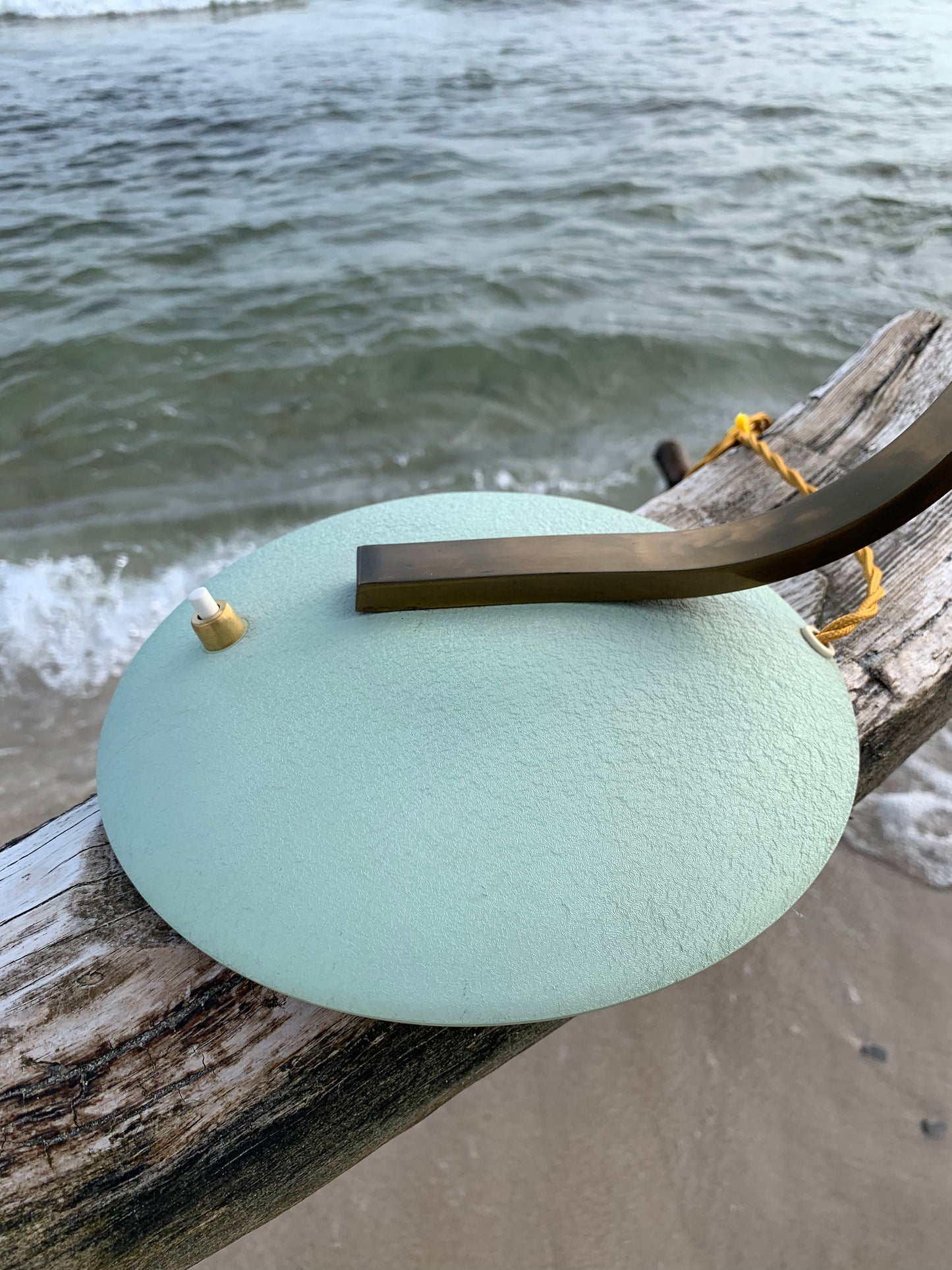 Helo – Minze mit Messingdetails