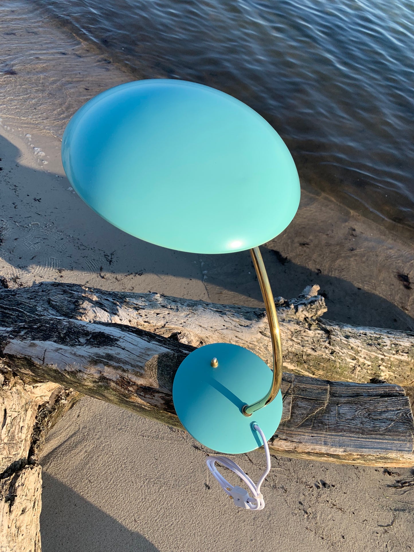 Kaiser Idell 6782 – Eisblau/Messing