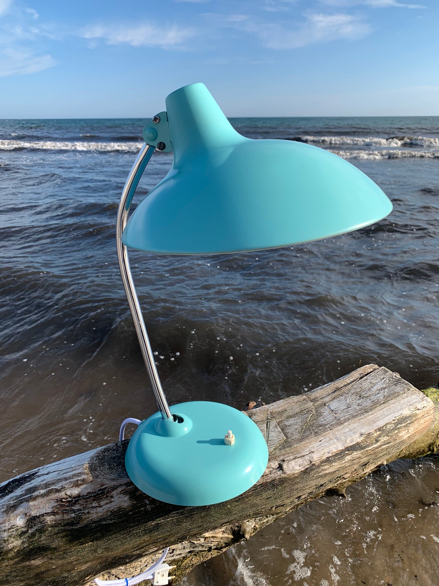 Kaiser Idell 6786 – Eisblau