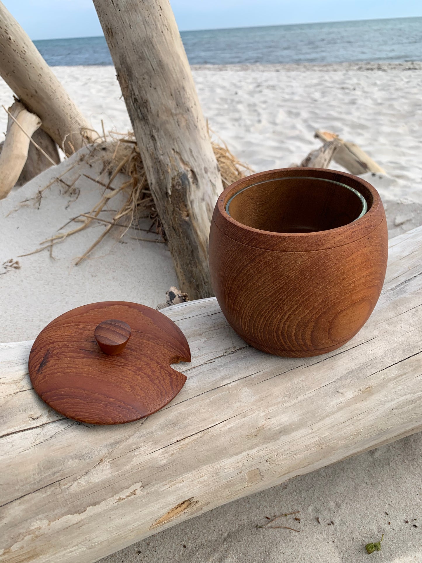 Glas aus Teakholz mit Deckel und Glas