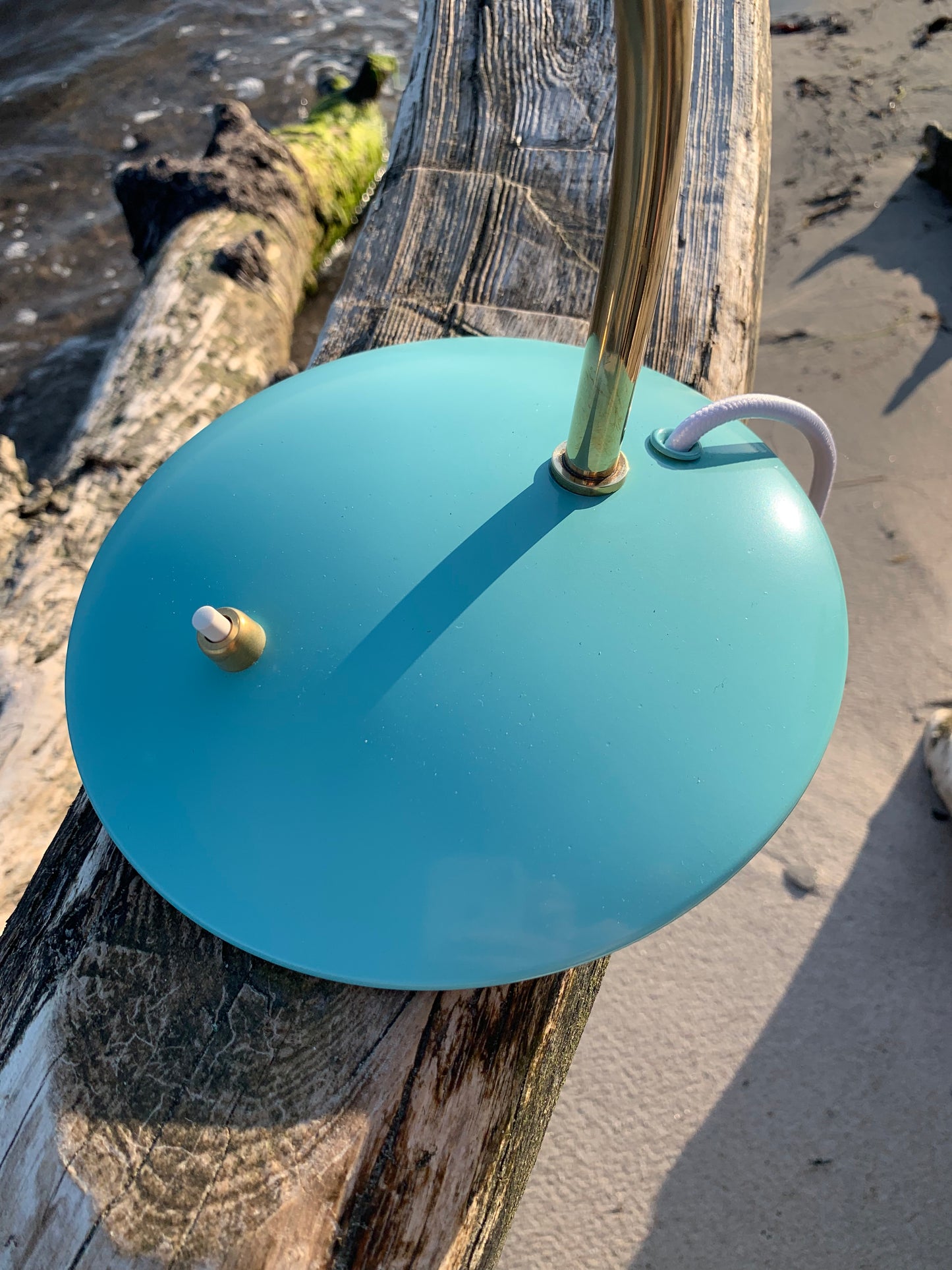 Kaiser Idell 6782 – Eisblau/Messing