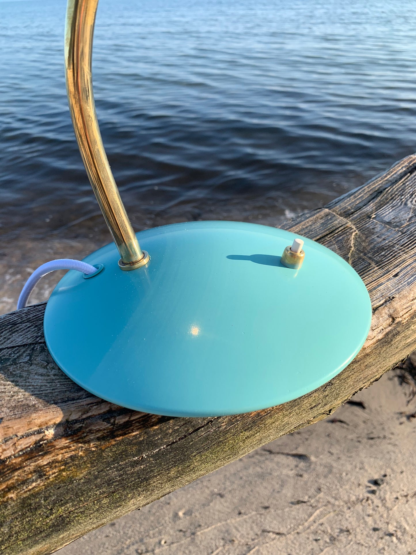 Kaiser Idell 6782 – Eisblau/Messing