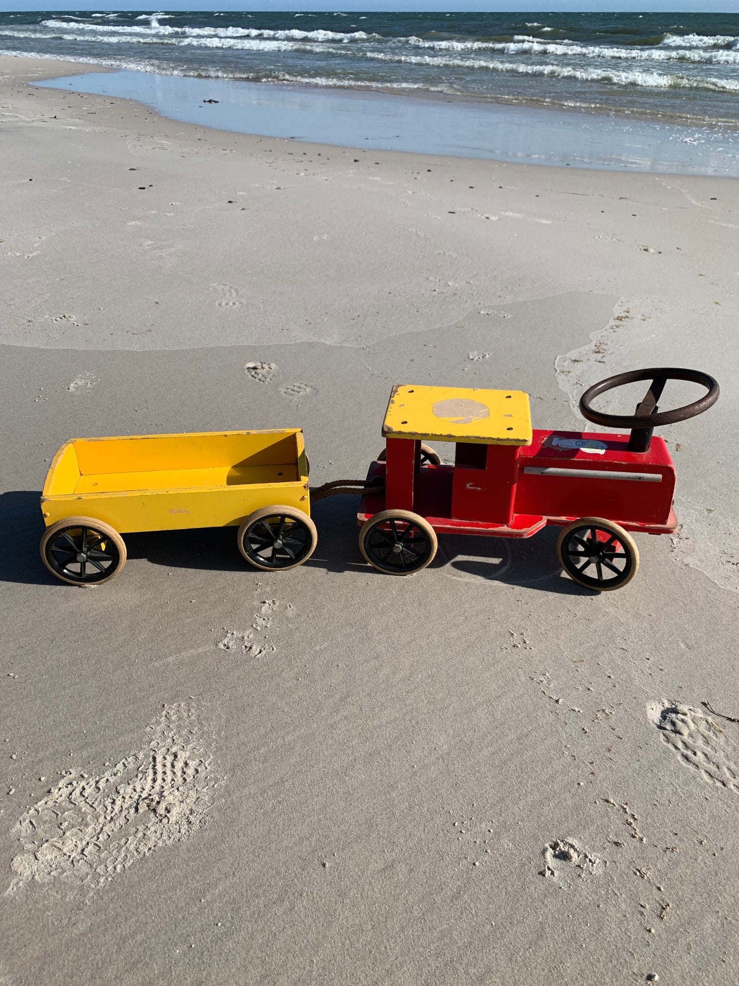 Großer BRIO-Zug mit Waggon