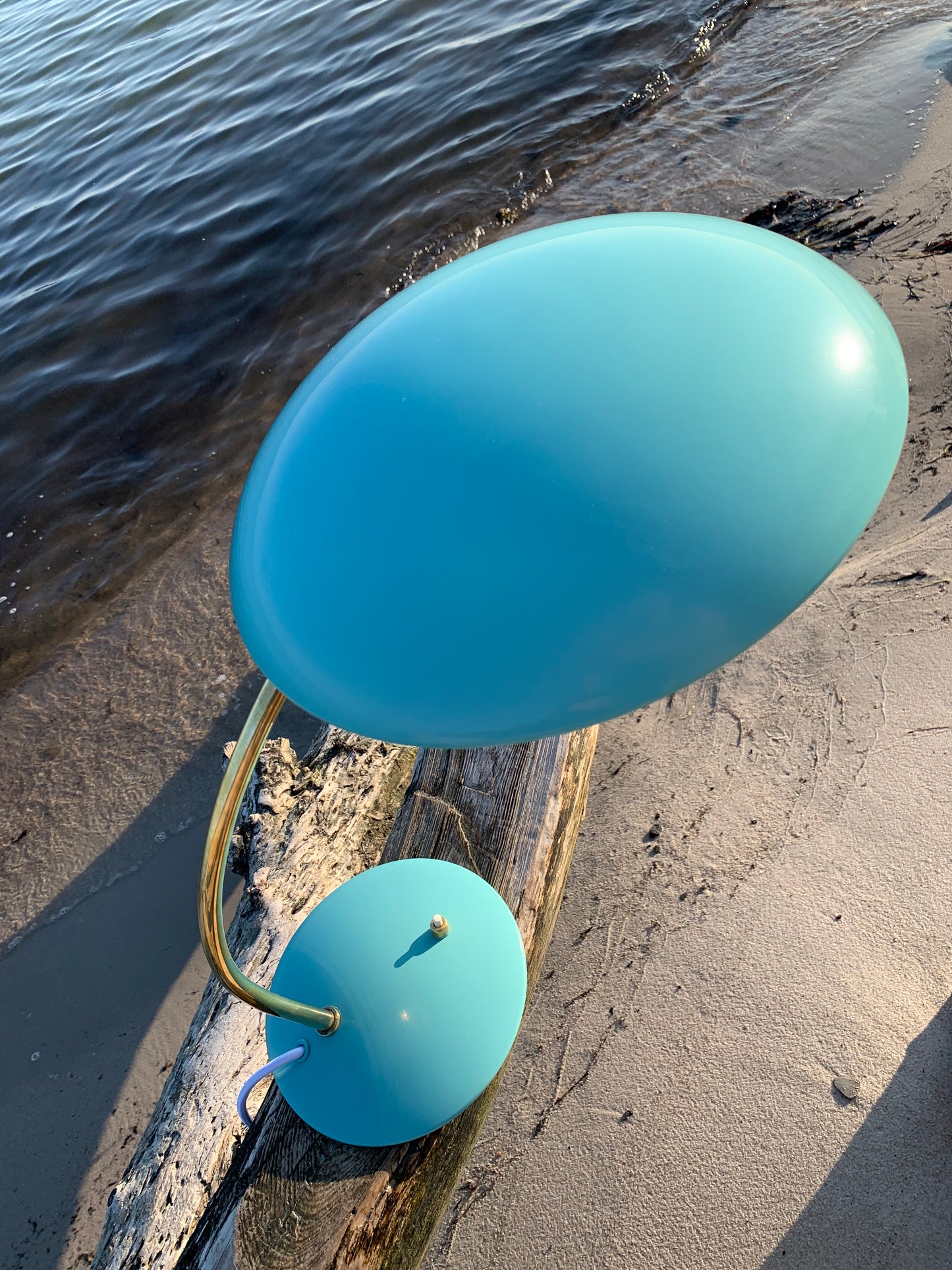 Kaiser Idell 6782 – Eisblau/Messing