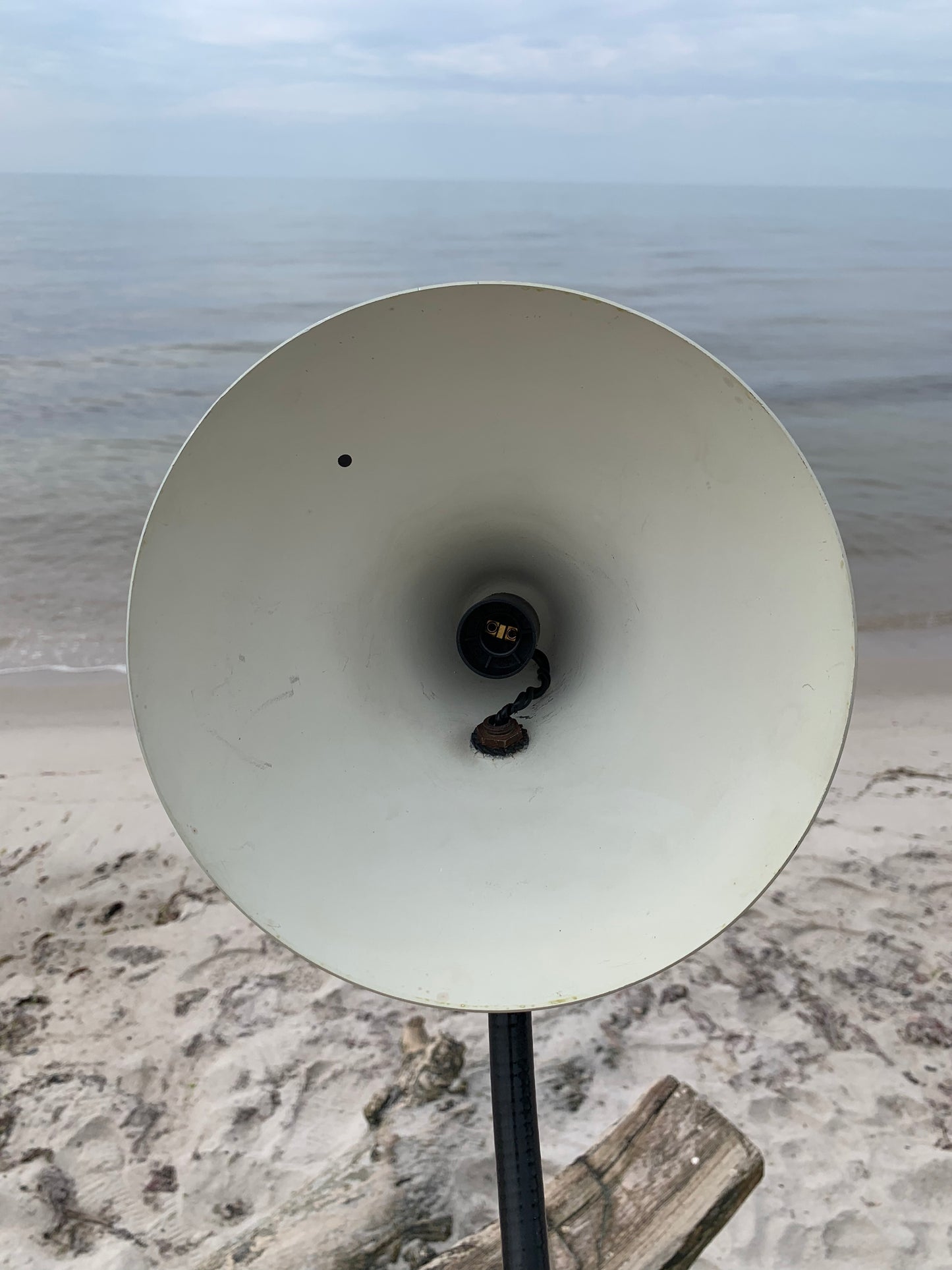 Vintage-Lampe mit IBM-Werbung