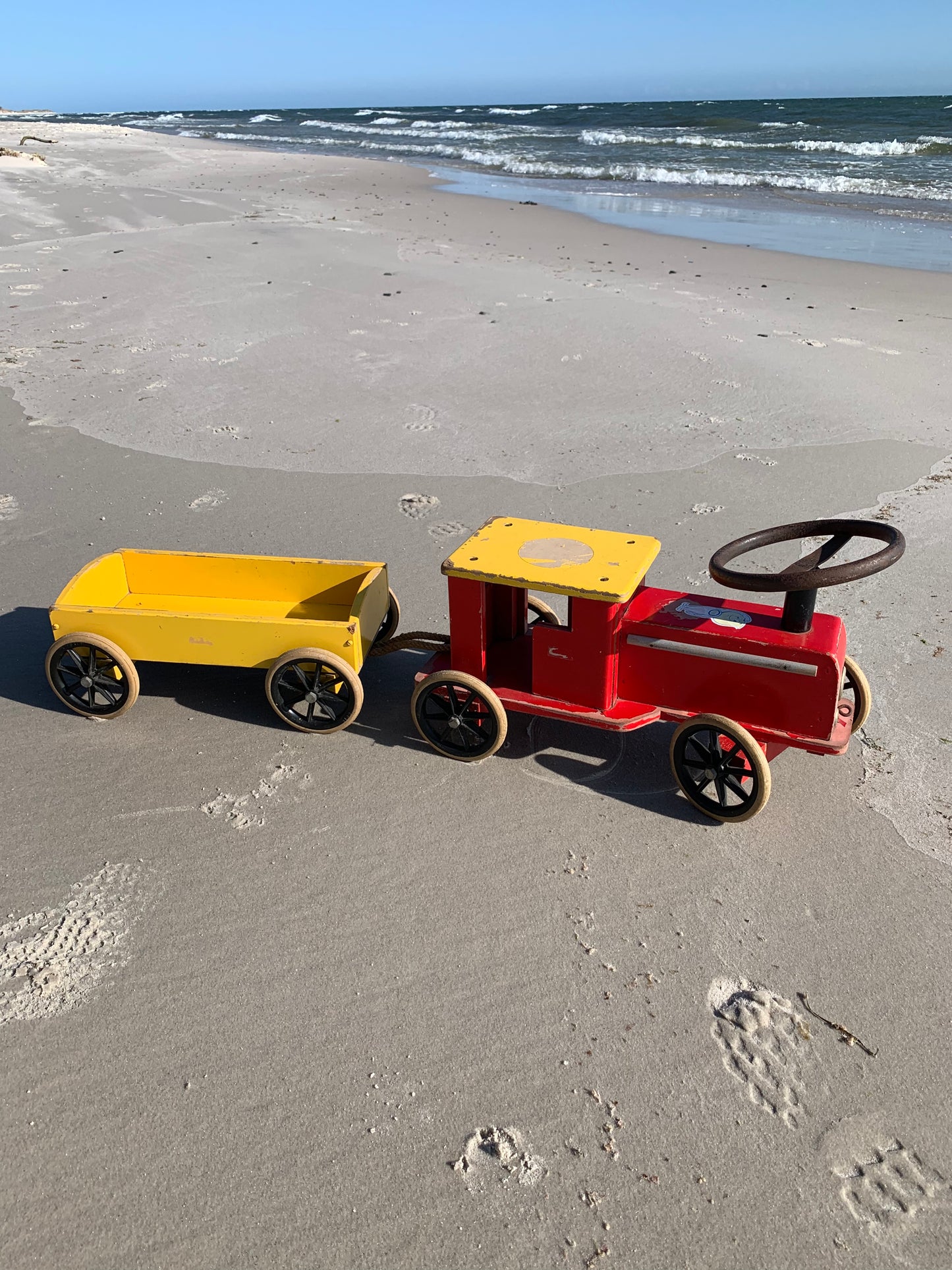 Großer BRIO-Zug mit Waggon
