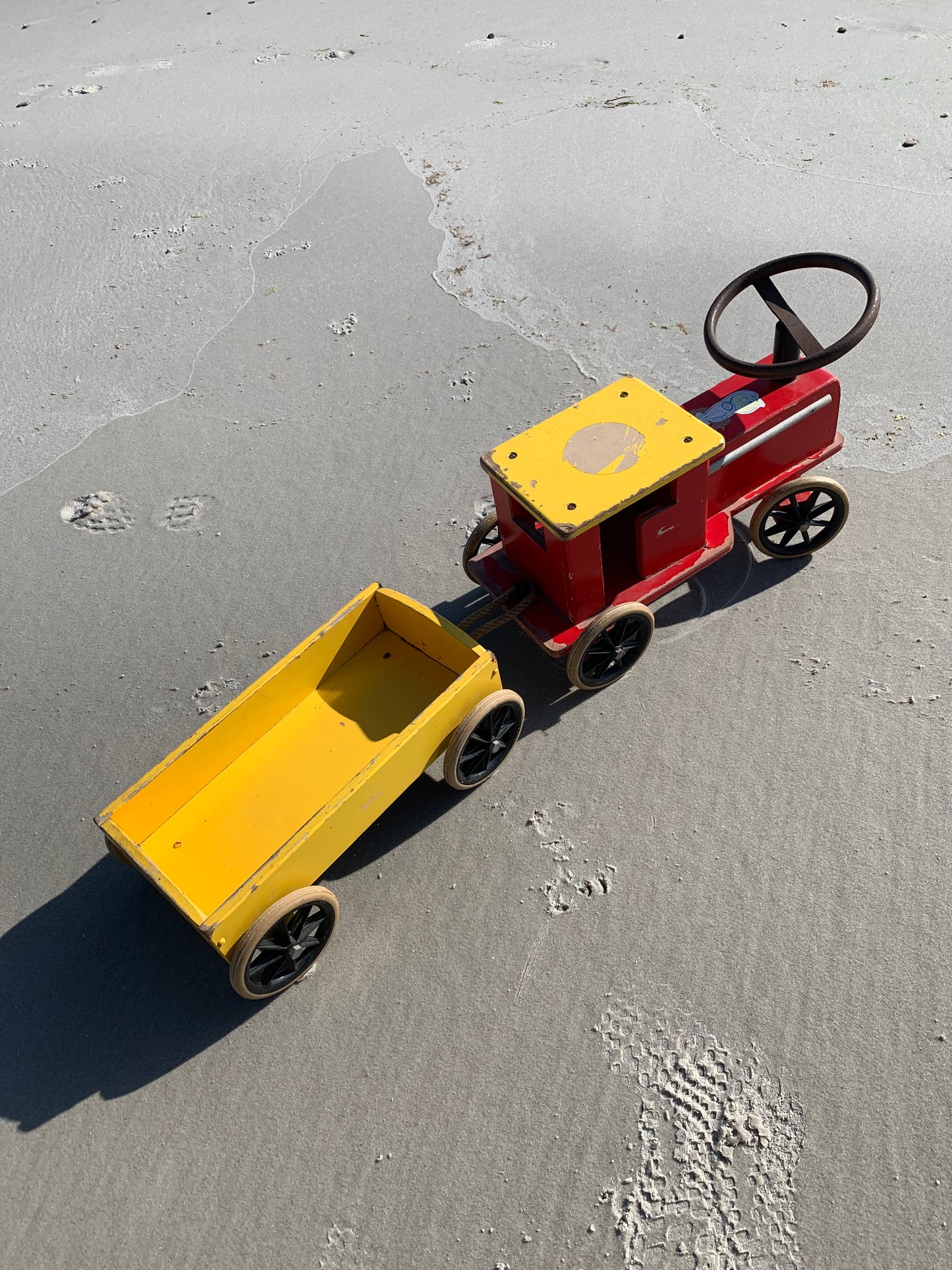 Großer BRIO-Zug mit Waggon