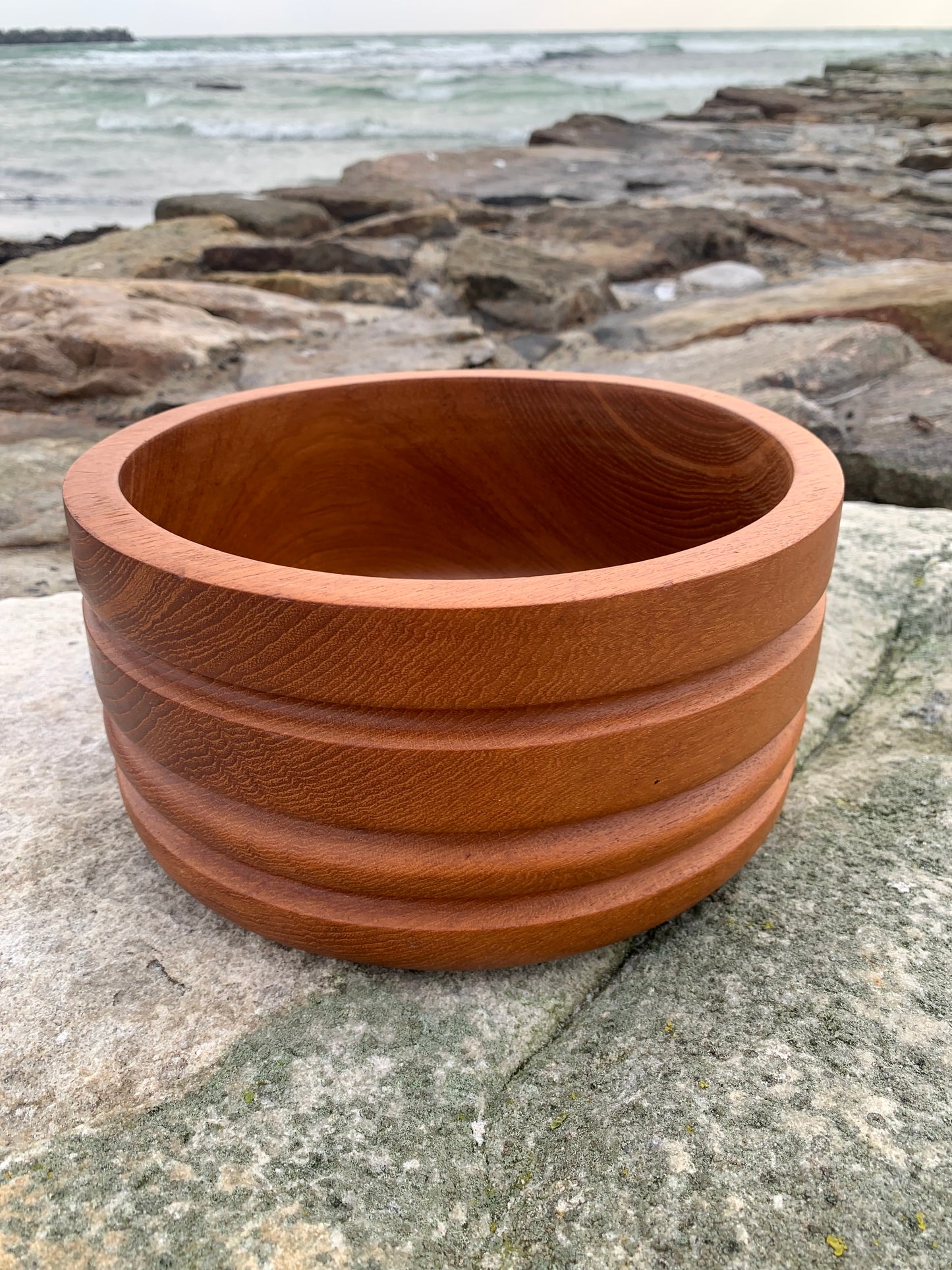 Schüssel aus Teakholz