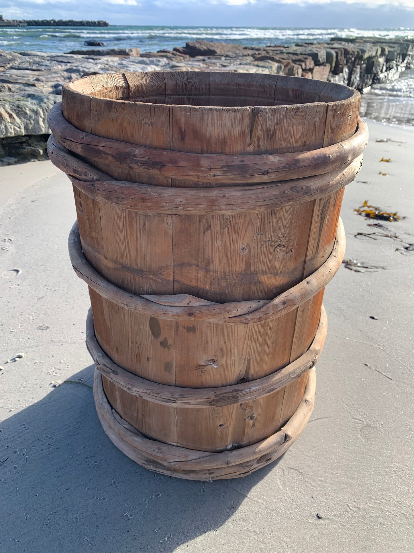 Schöner alter Holzbehälter von 1895