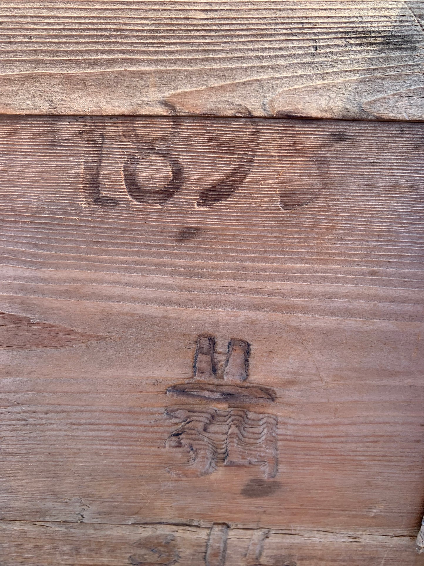 Schöner alter Holzbehälter von 1895