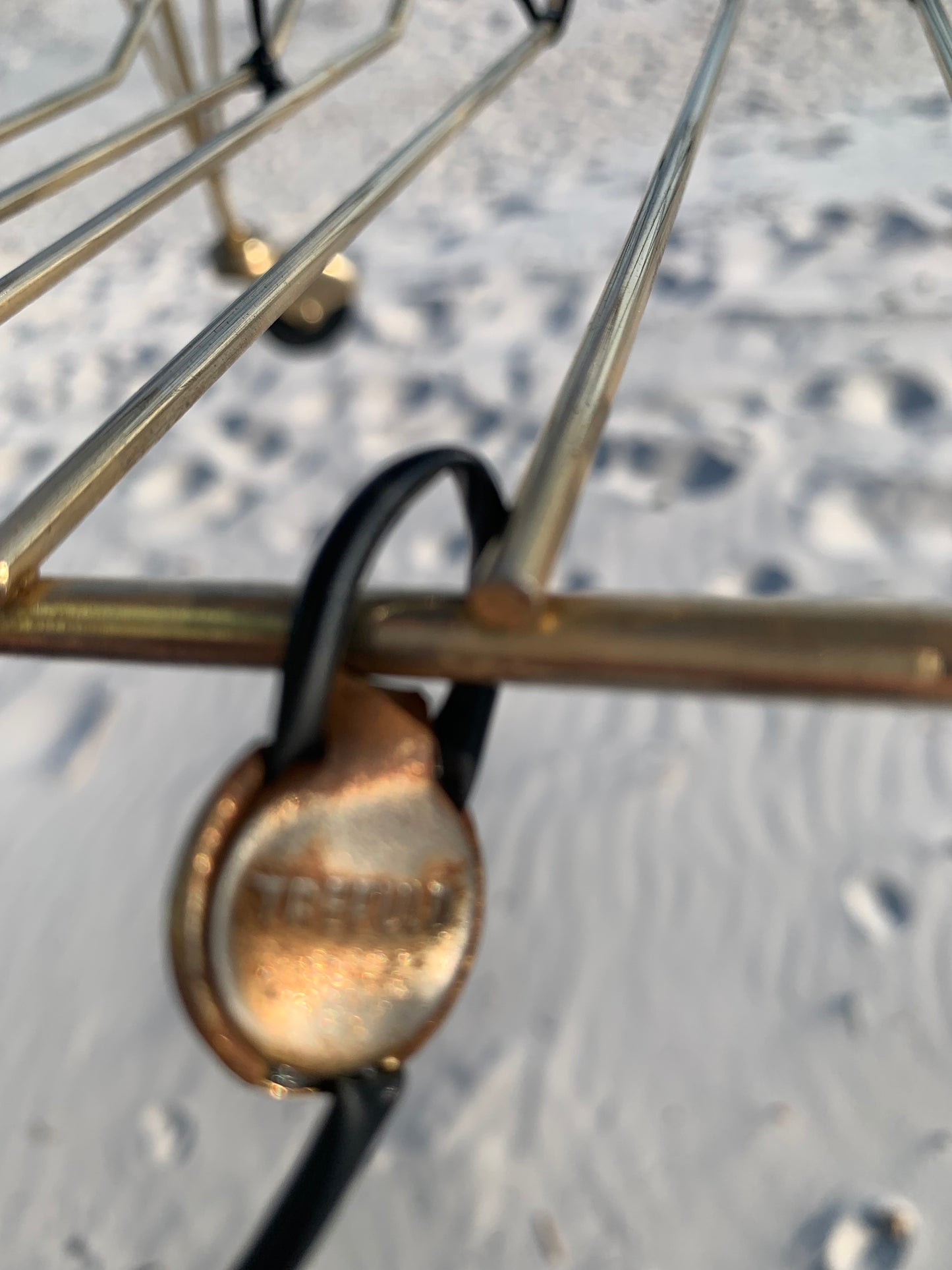 Französischer Rolltisch mit feinen Details