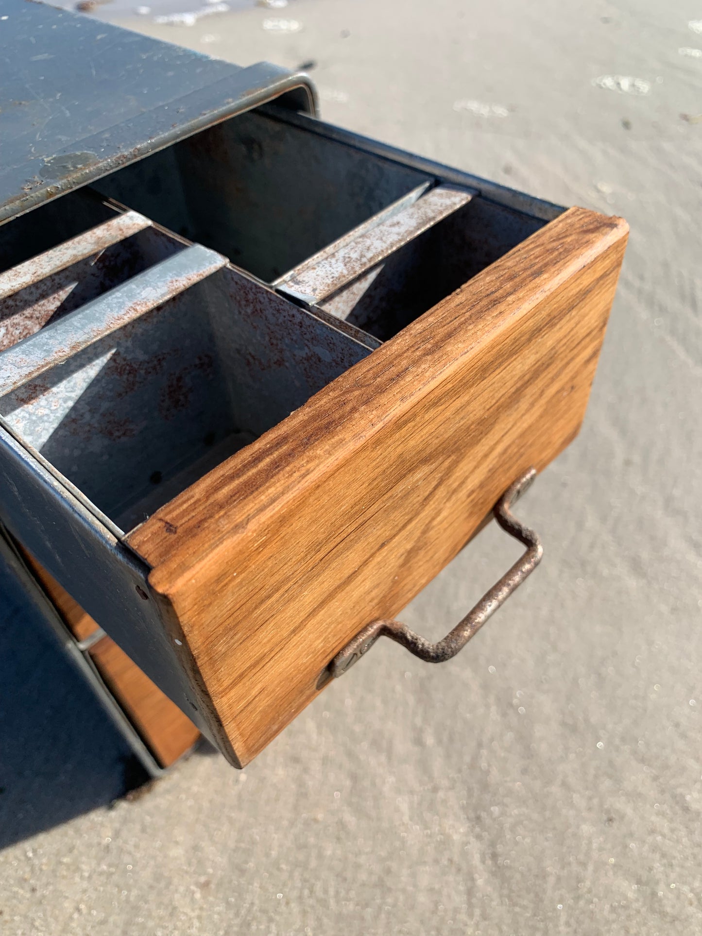 Industrielle Mini-Kommode