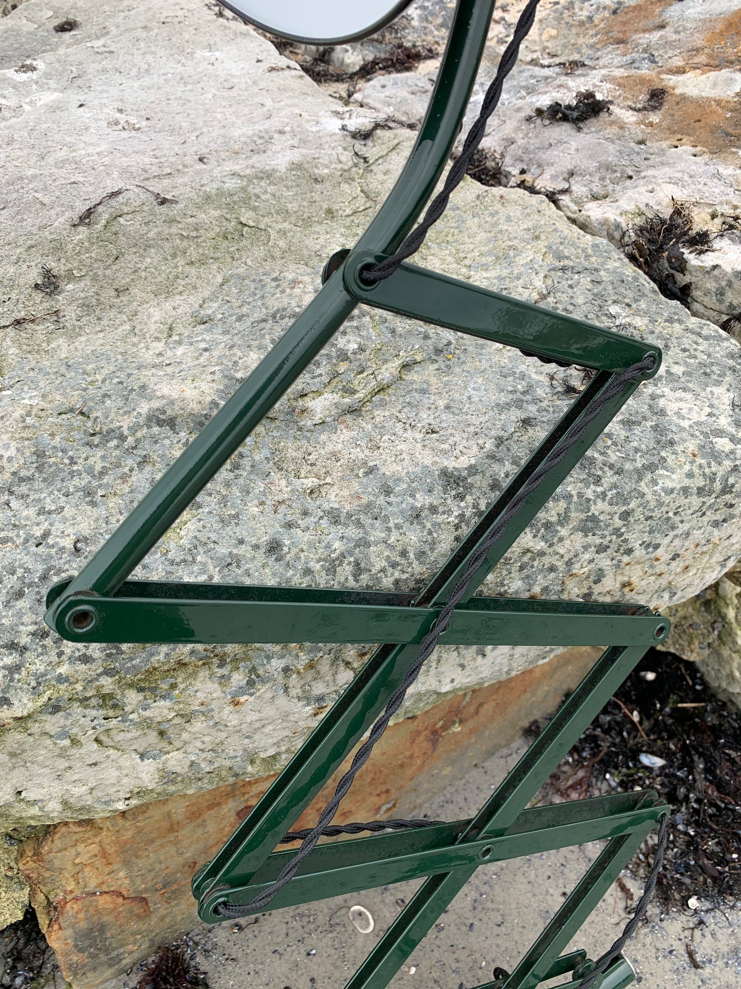 Kaiser Idell 6614 (das große Modell) - Dunkelgrün