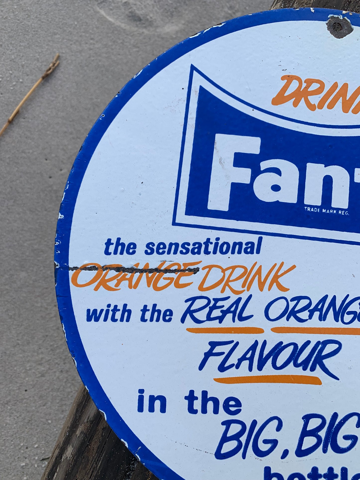 Altes Fanta-Emailschild