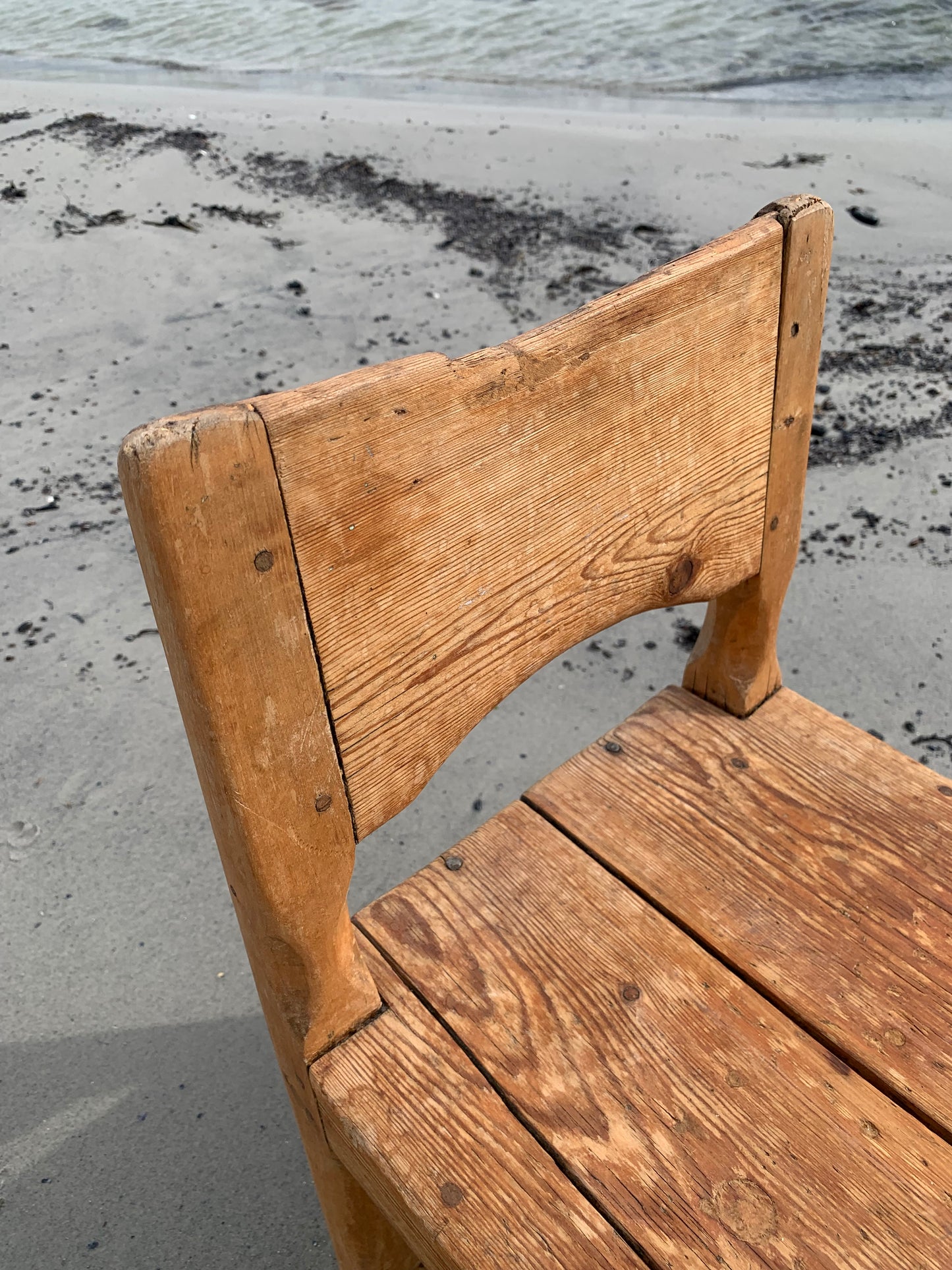 Einzigartiger und sehr alter Kinderstuhl