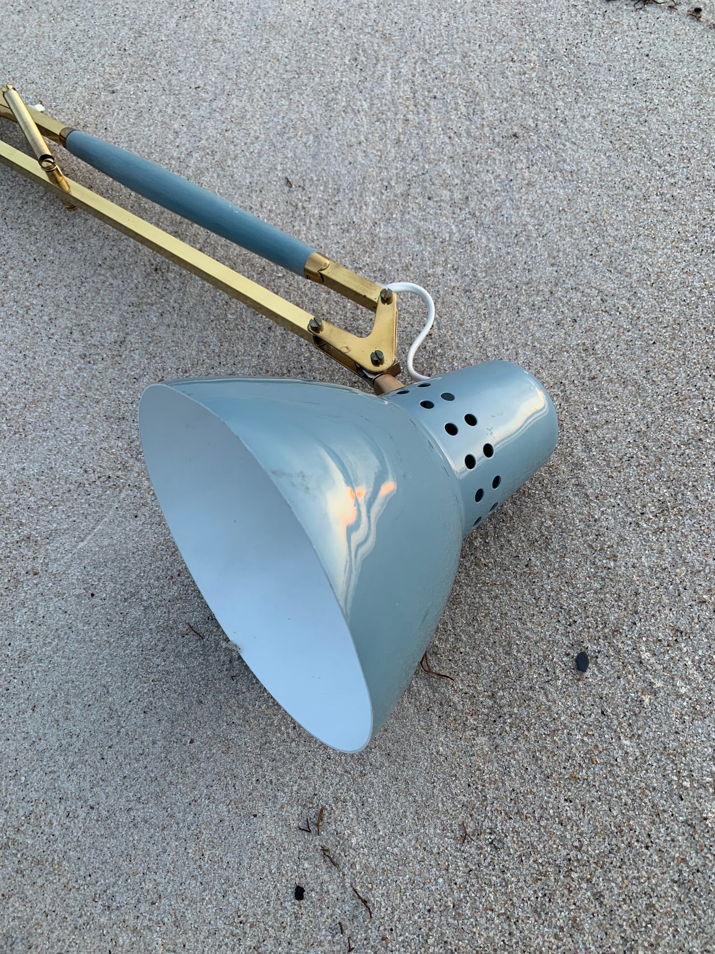 Architekturlampe mit Messingdetails – Grau/Blau