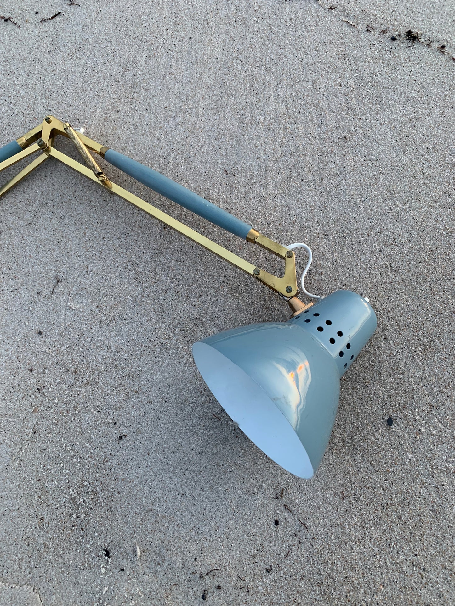 Architekturlampe mit Messingdetails – Grau/Blau