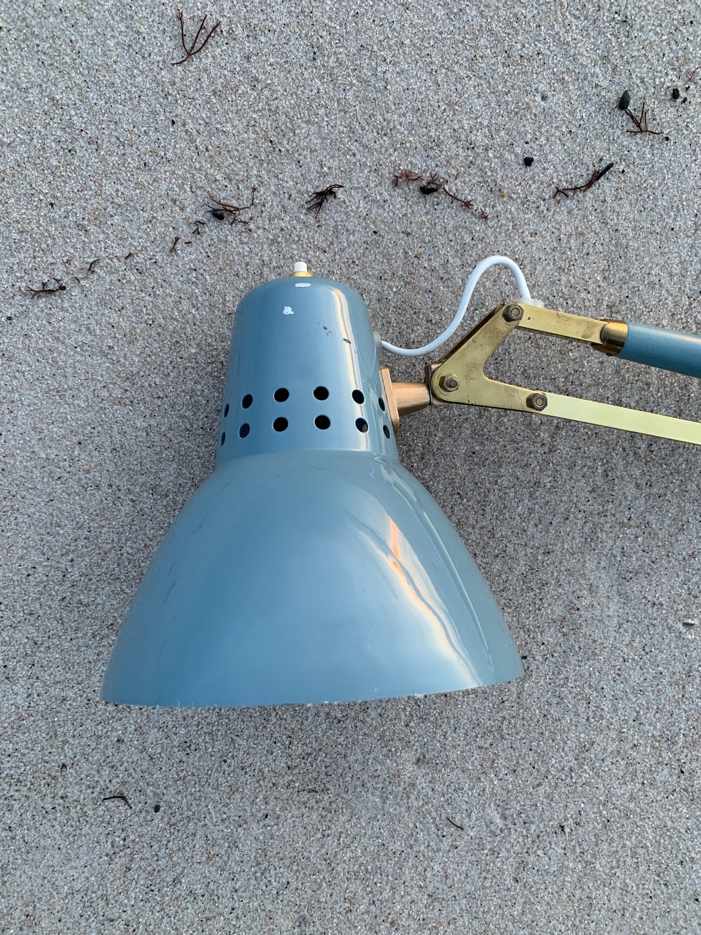 Architekturlampe mit Messingdetails – Grau/Blau