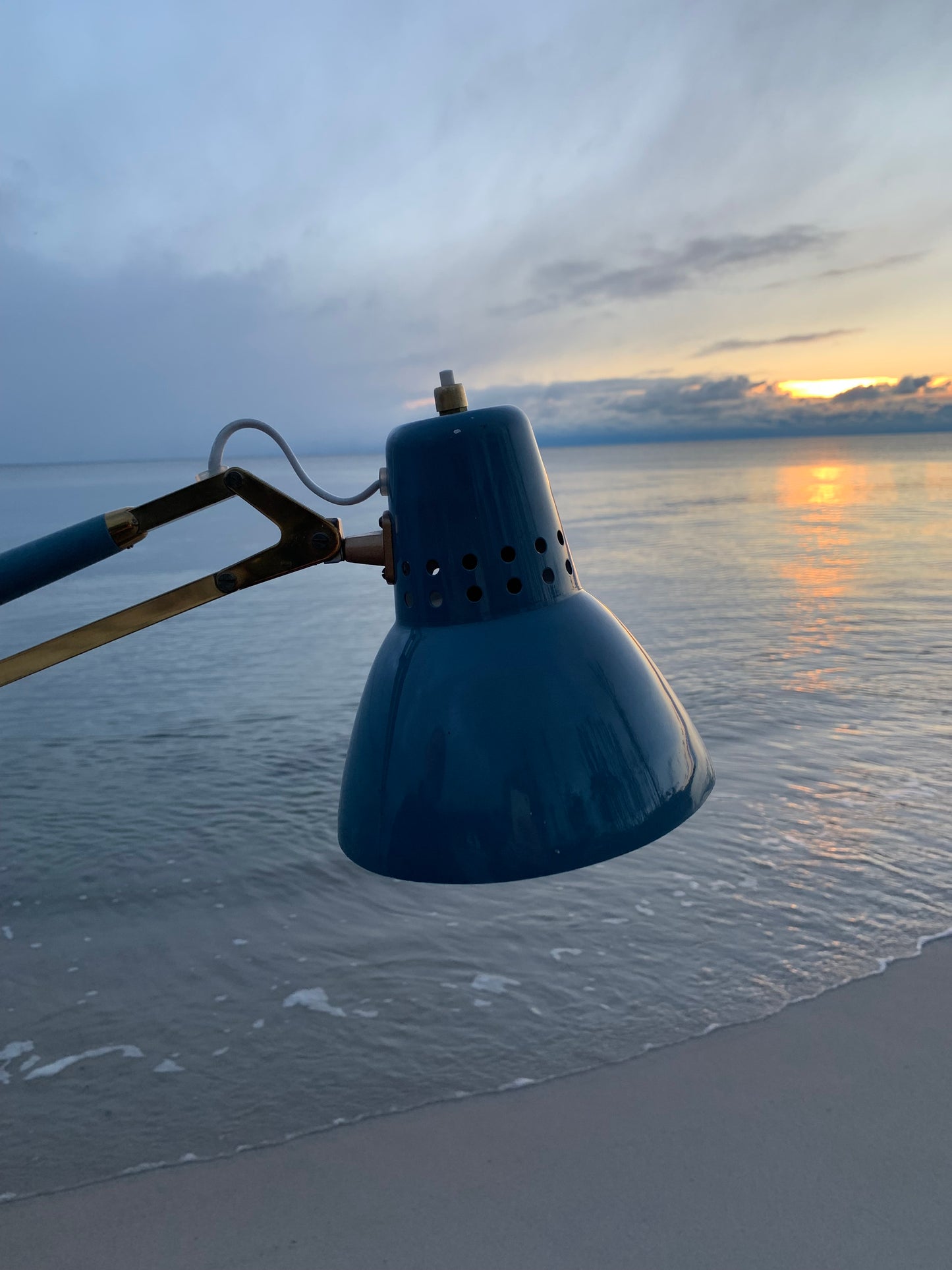 Architekturlampe mit Messingdetails – Grau/Blau