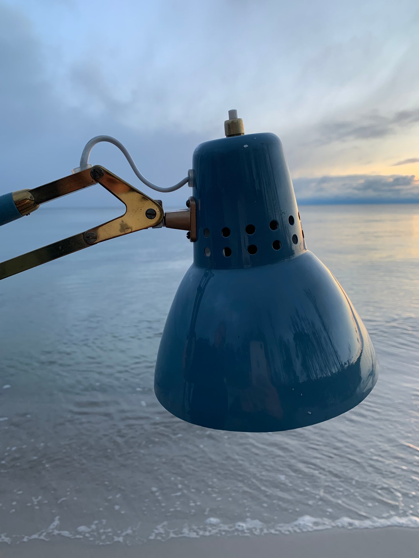Architekturlampe mit Messingdetails – Grau/Blau