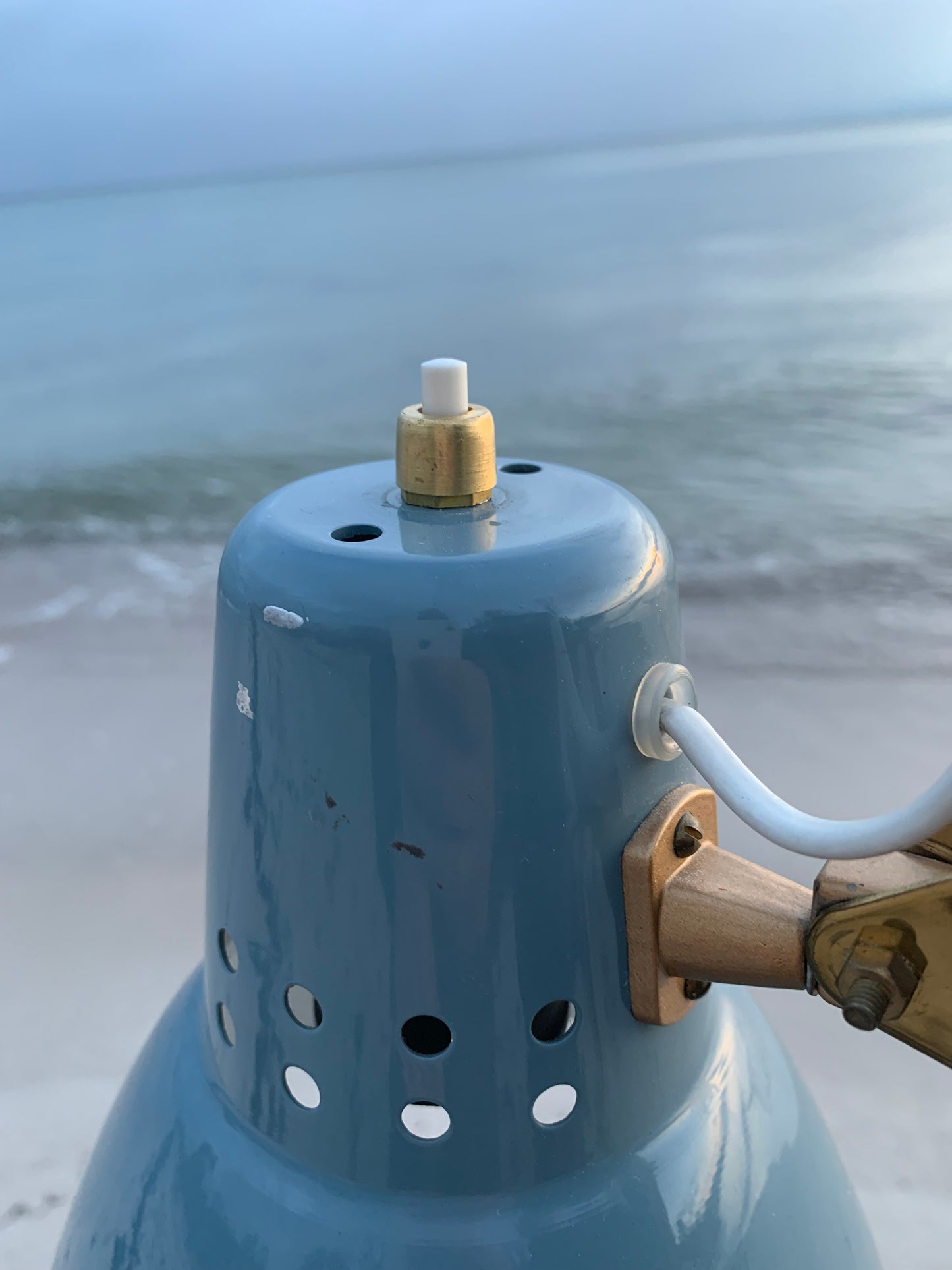 Architekturlampe mit Messingdetails – Grau/Blau
