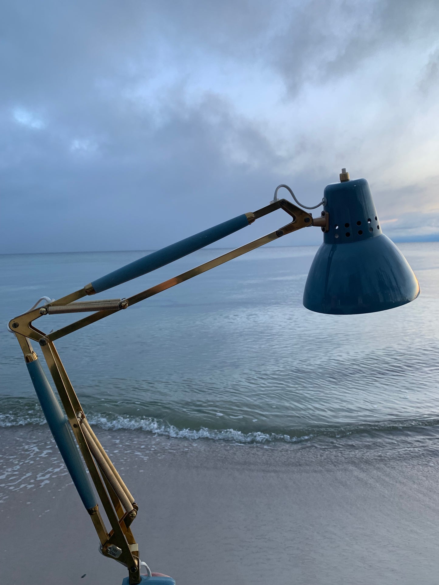 Architekturlampe mit Messingdetails – Grau/Blau