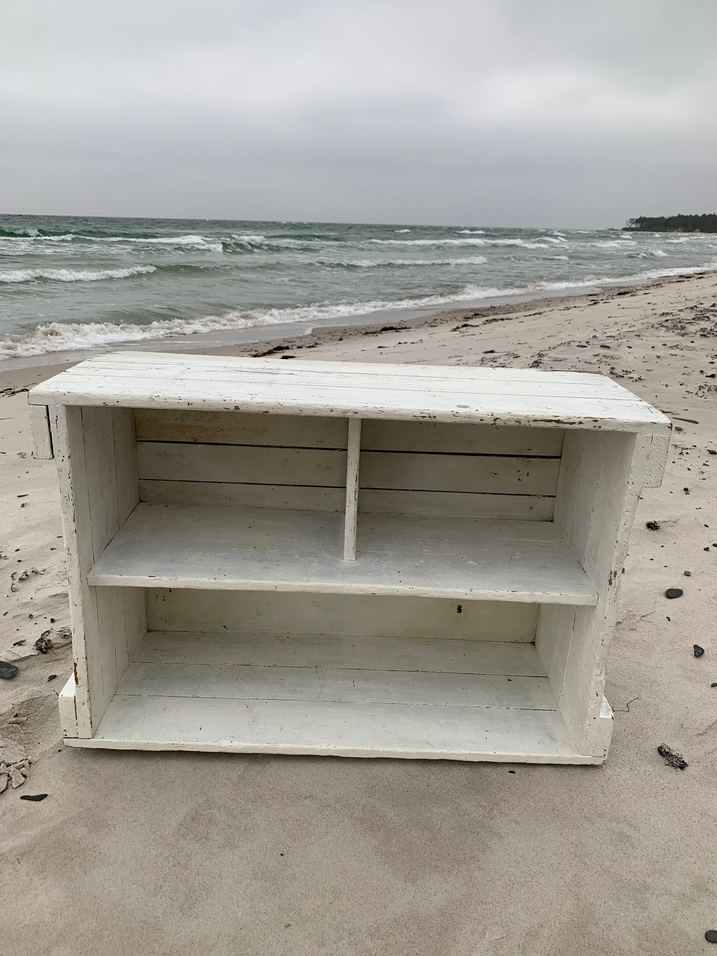 Schönes altes Bücherregal