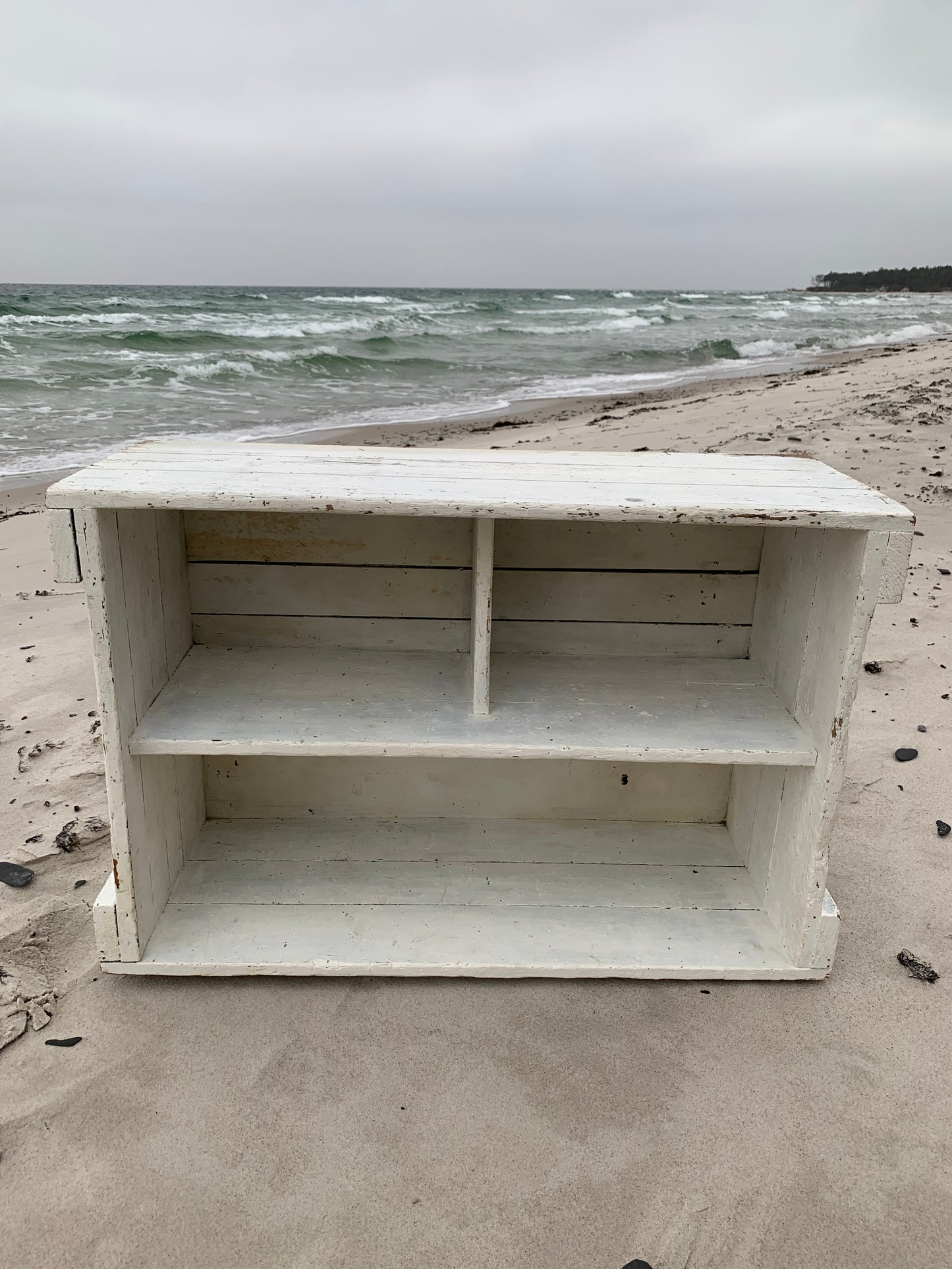 Schönes altes Bücherregal