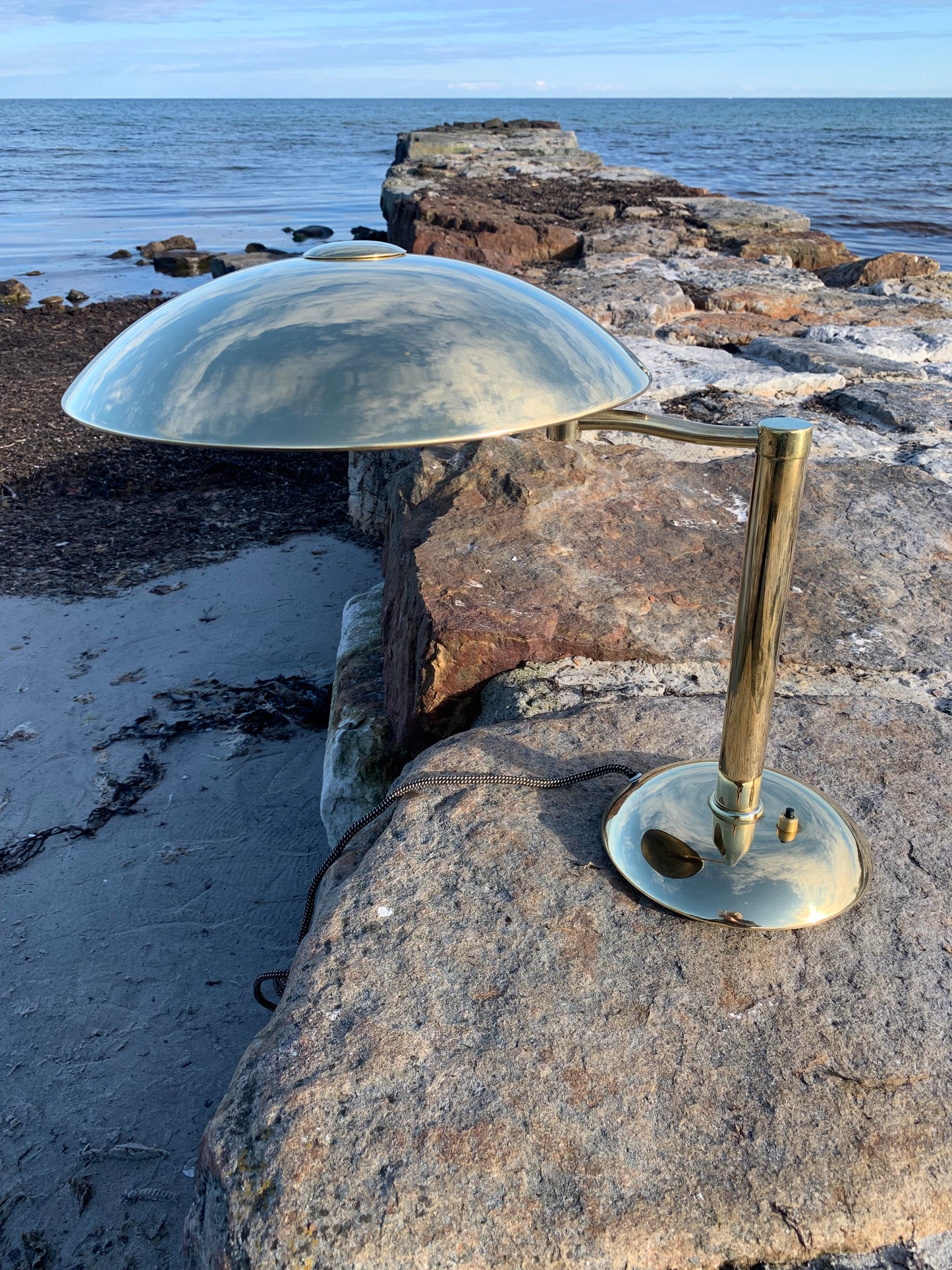 Egon Hildebrand Messinglampe mit Schwenkarm