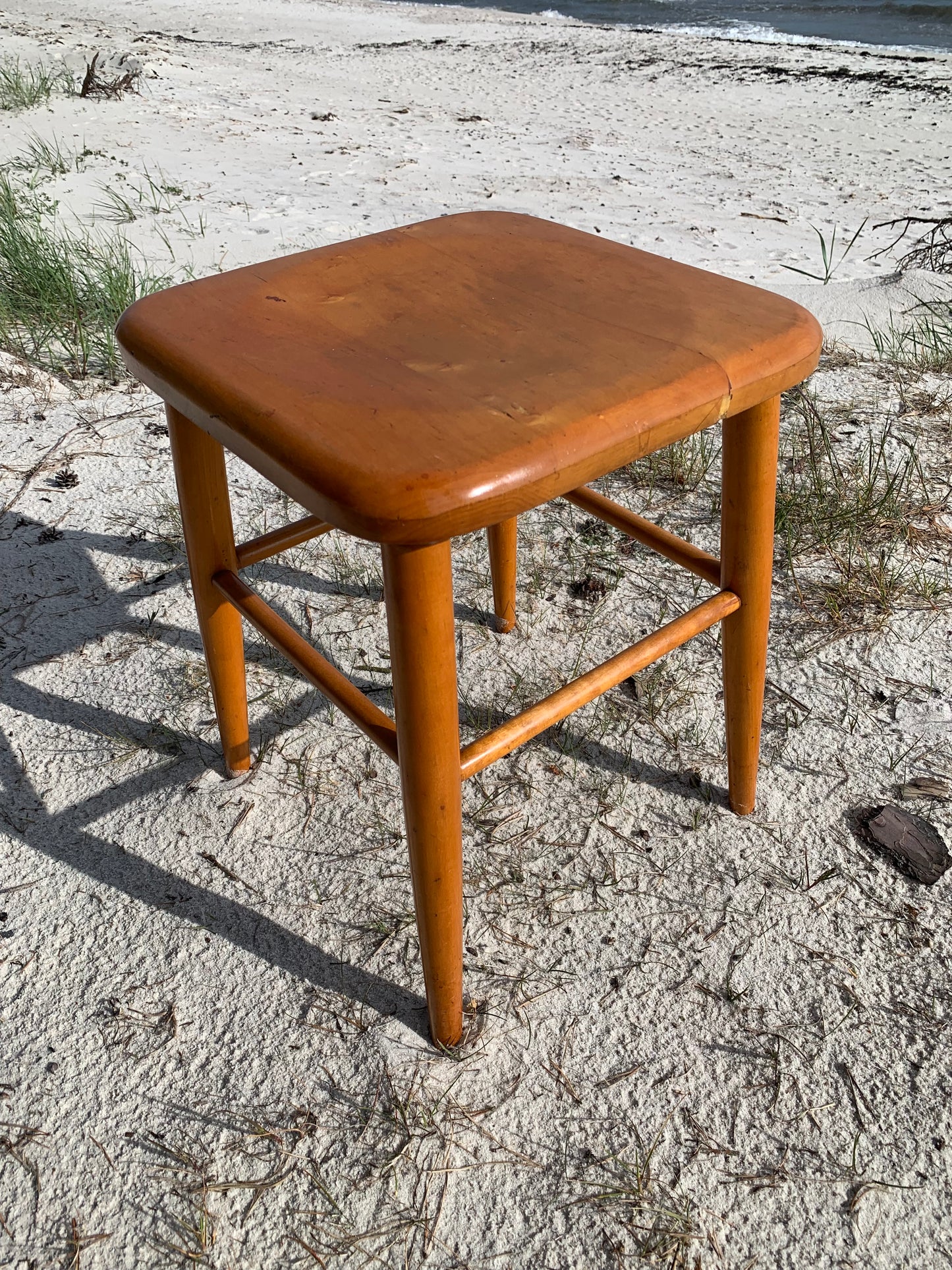 Klassischer Hocker