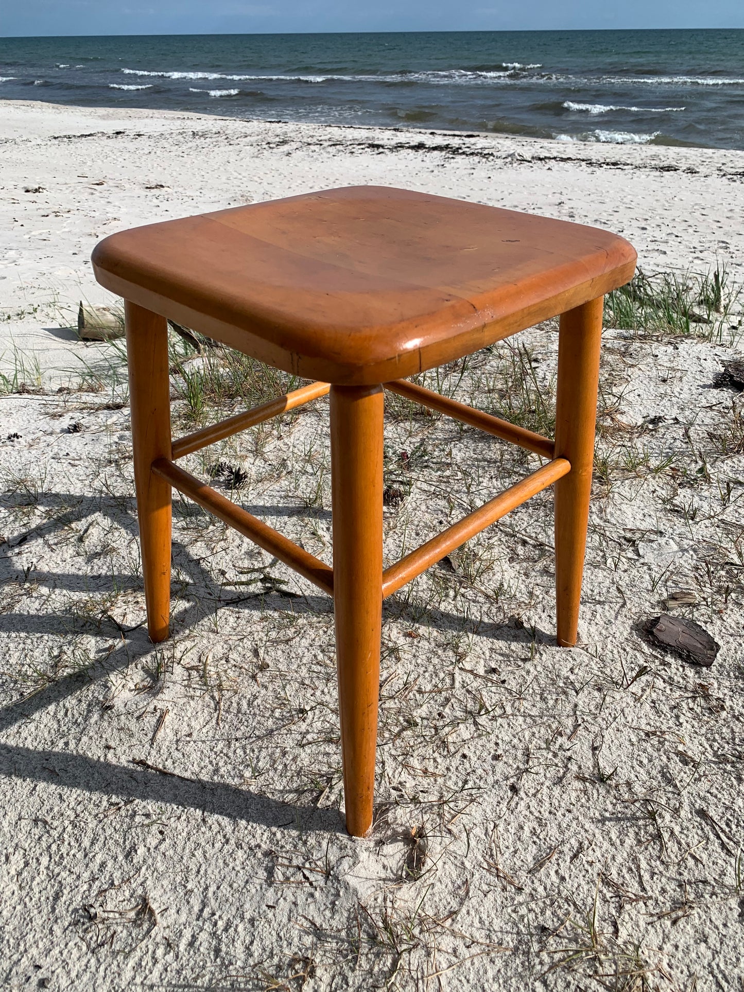 Klassischer Hocker