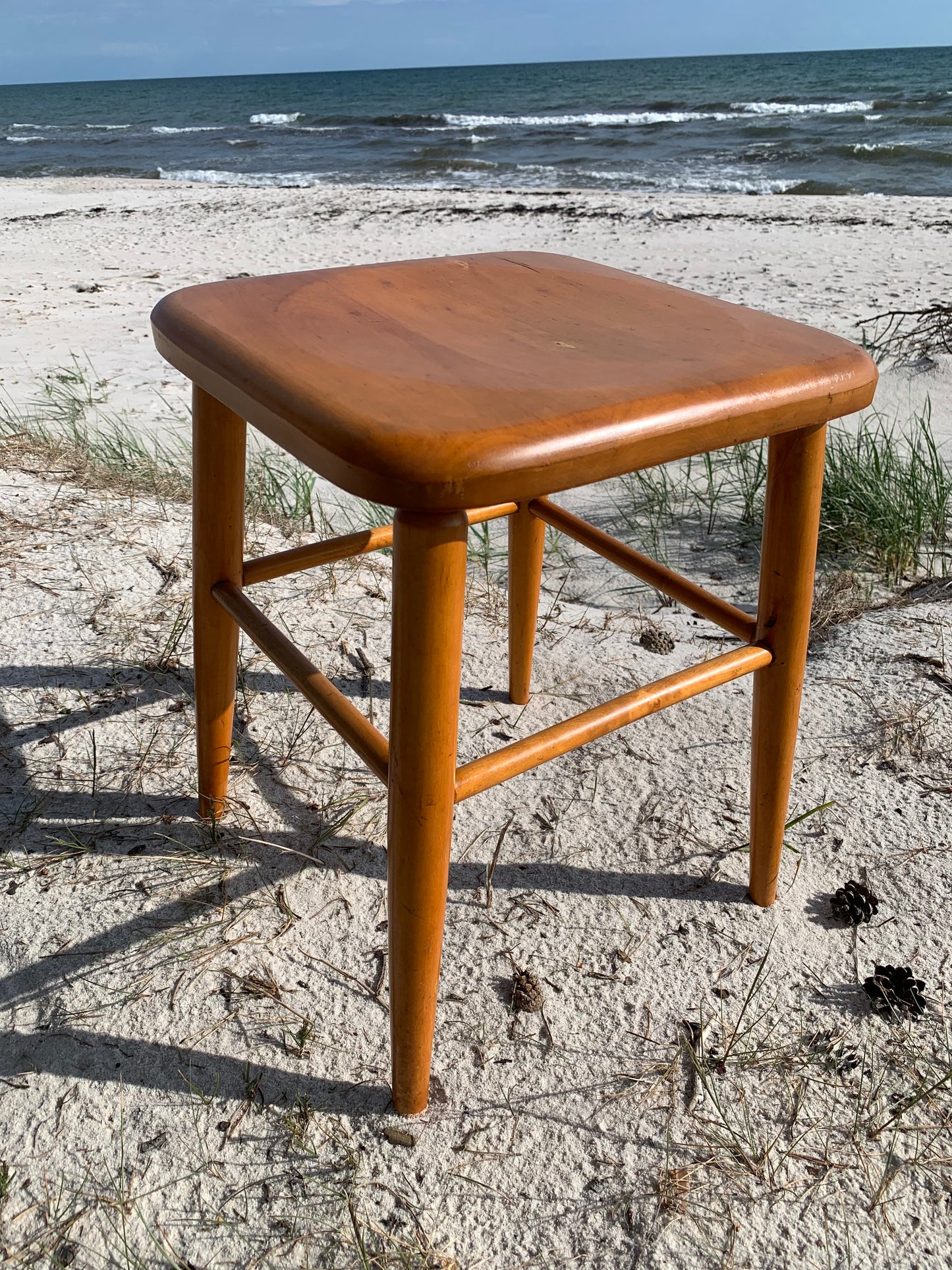 Klassischer Hocker