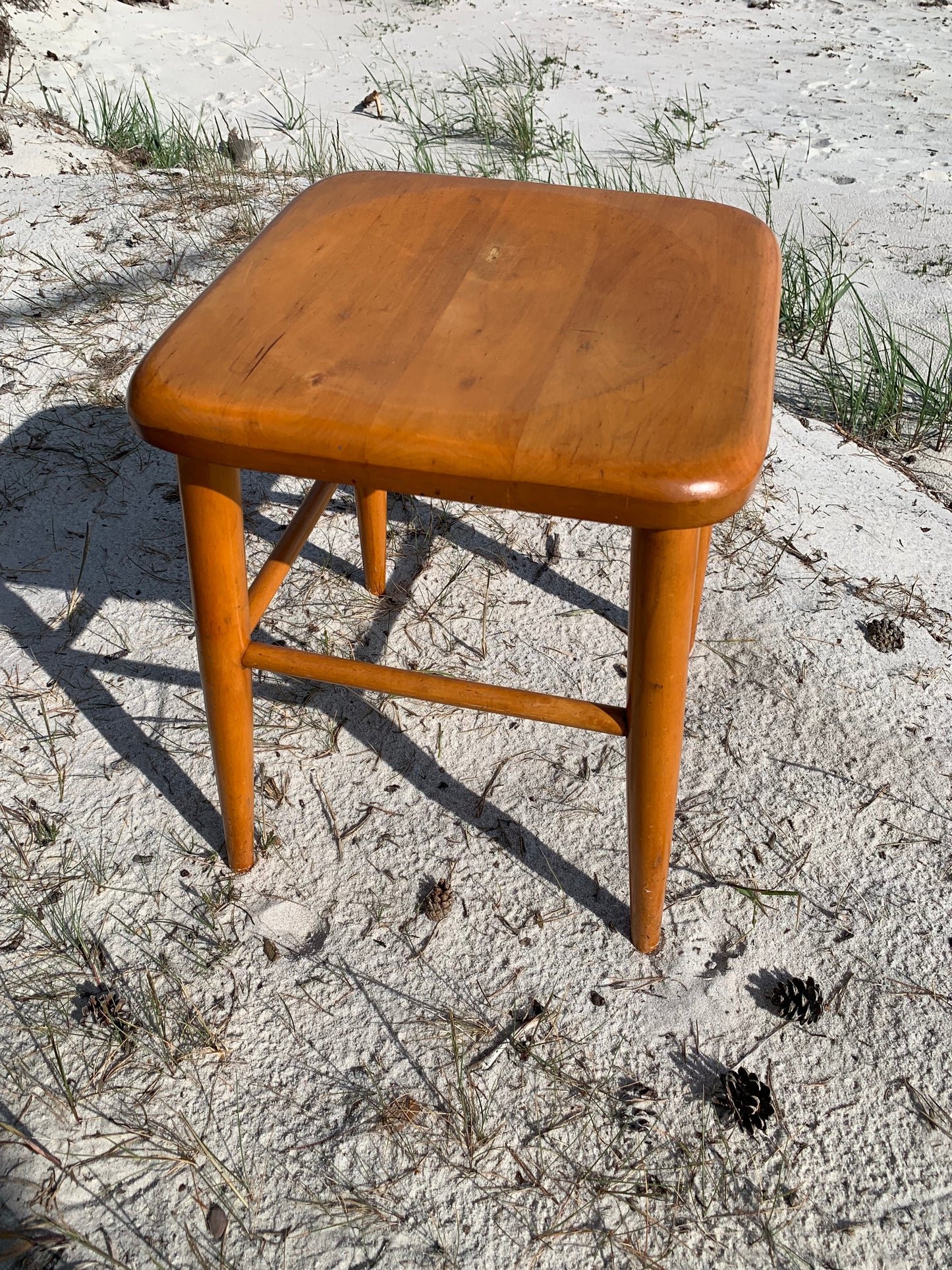 Klassischer Hocker
