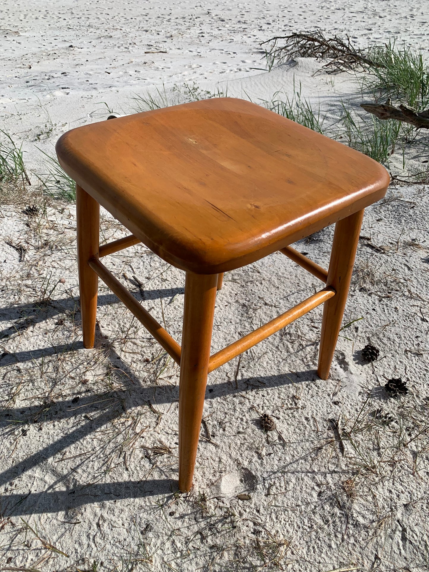 Klassischer Hocker