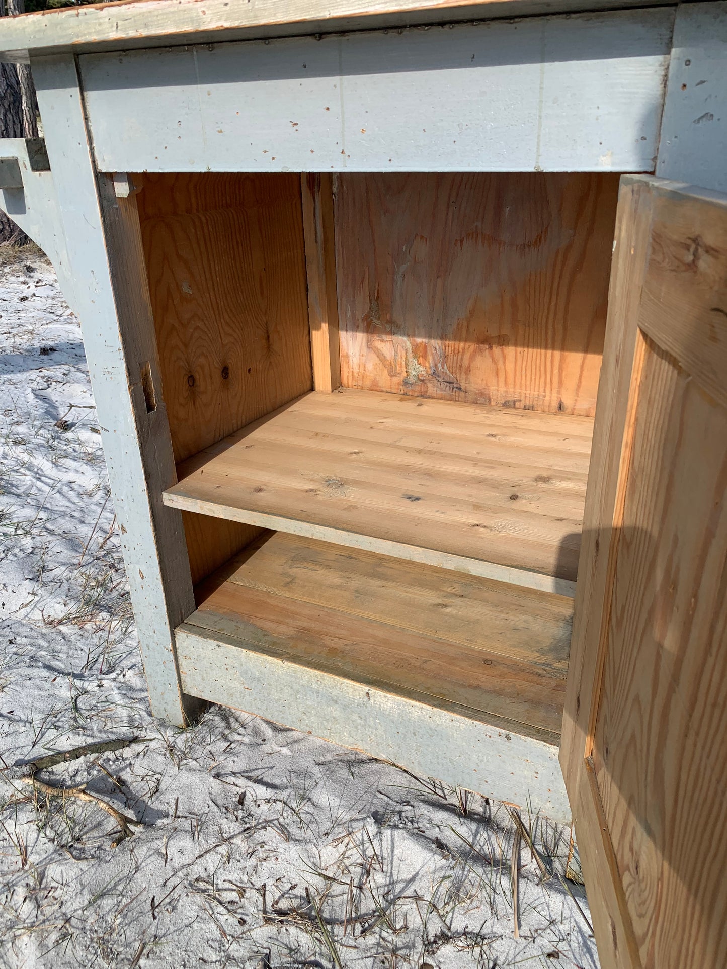 Schöner alter Schrank