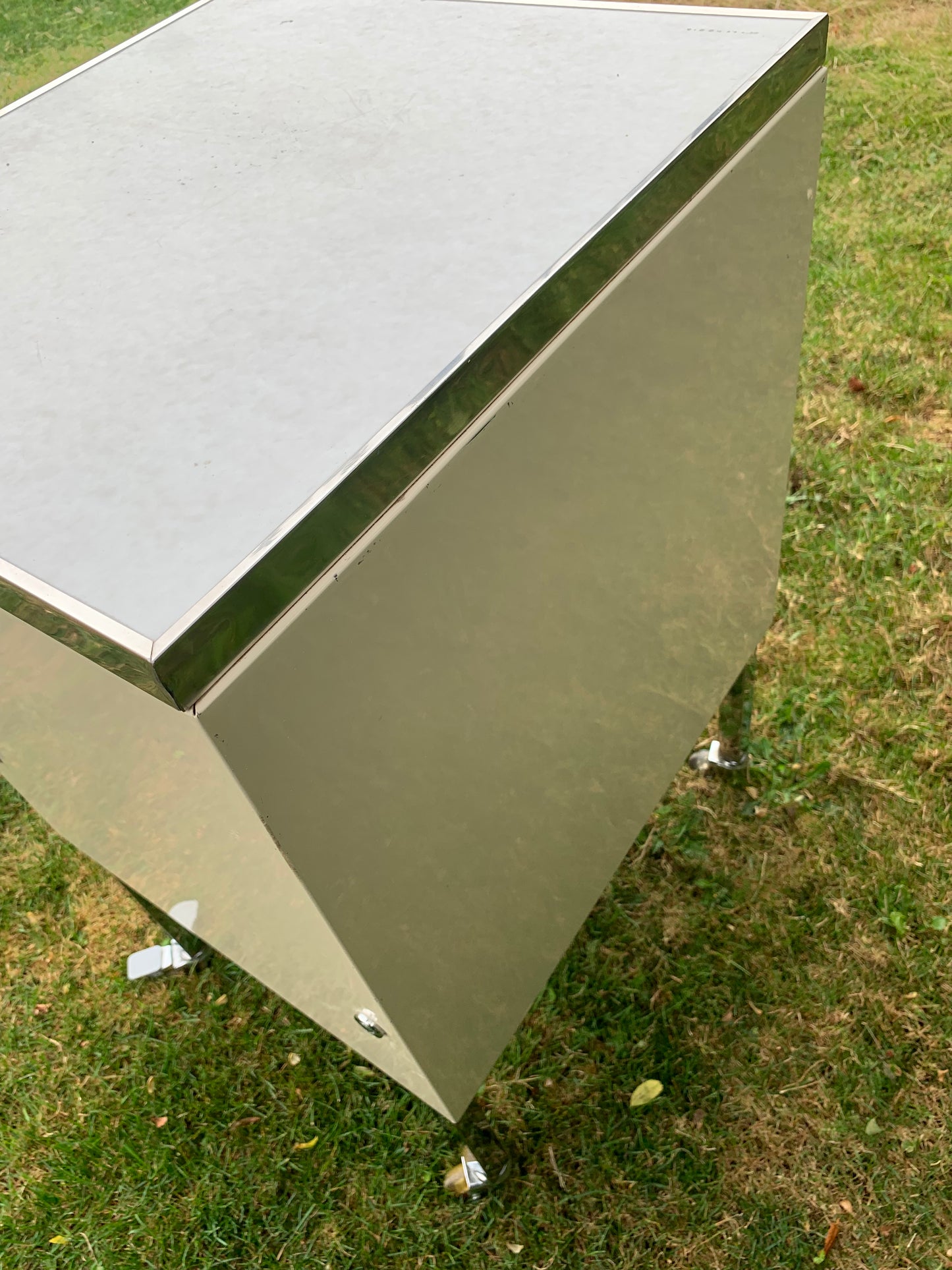 Dentalmöbel mit Rollen