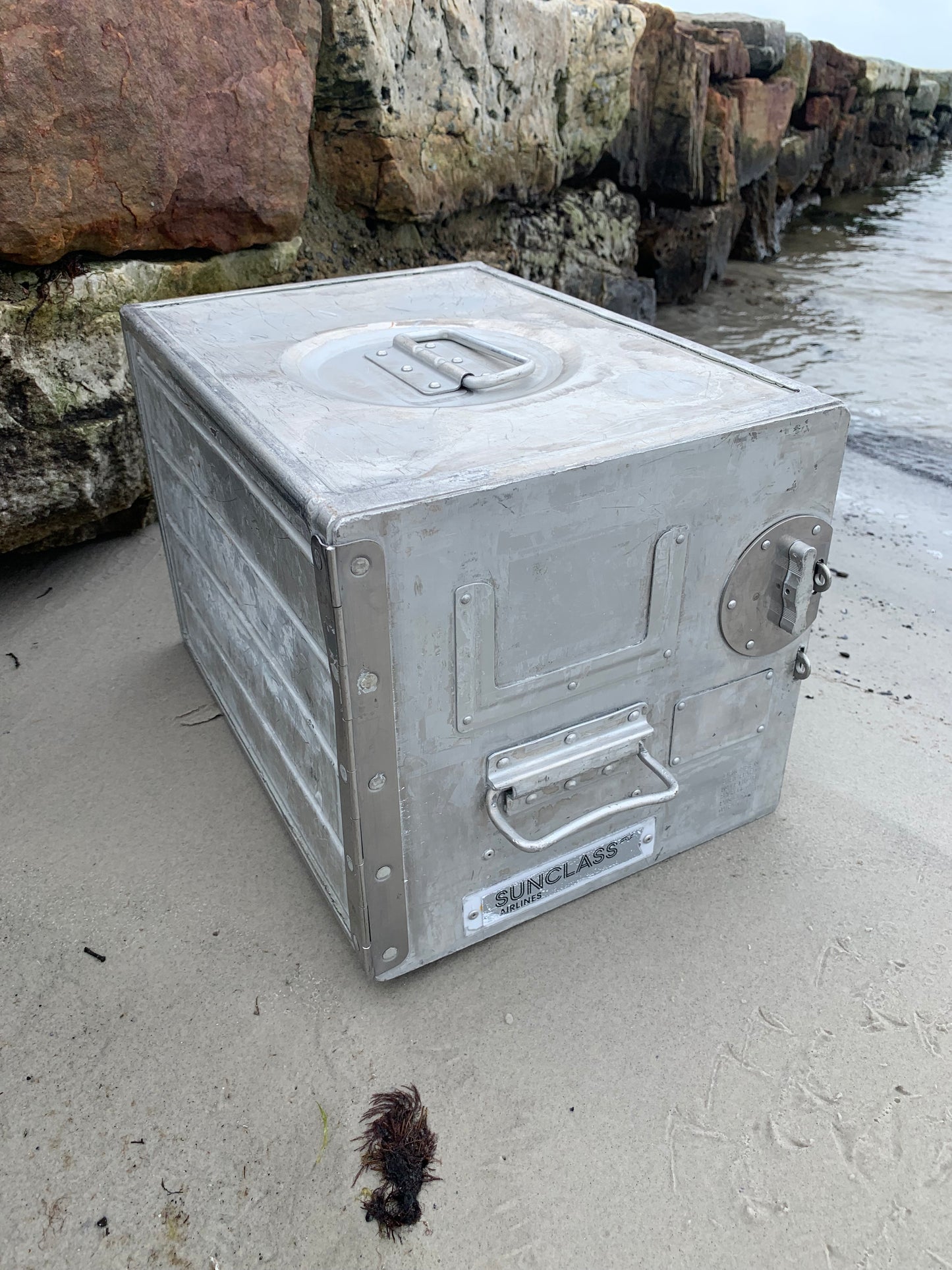 Kabinenschrank aus Flugzeugen