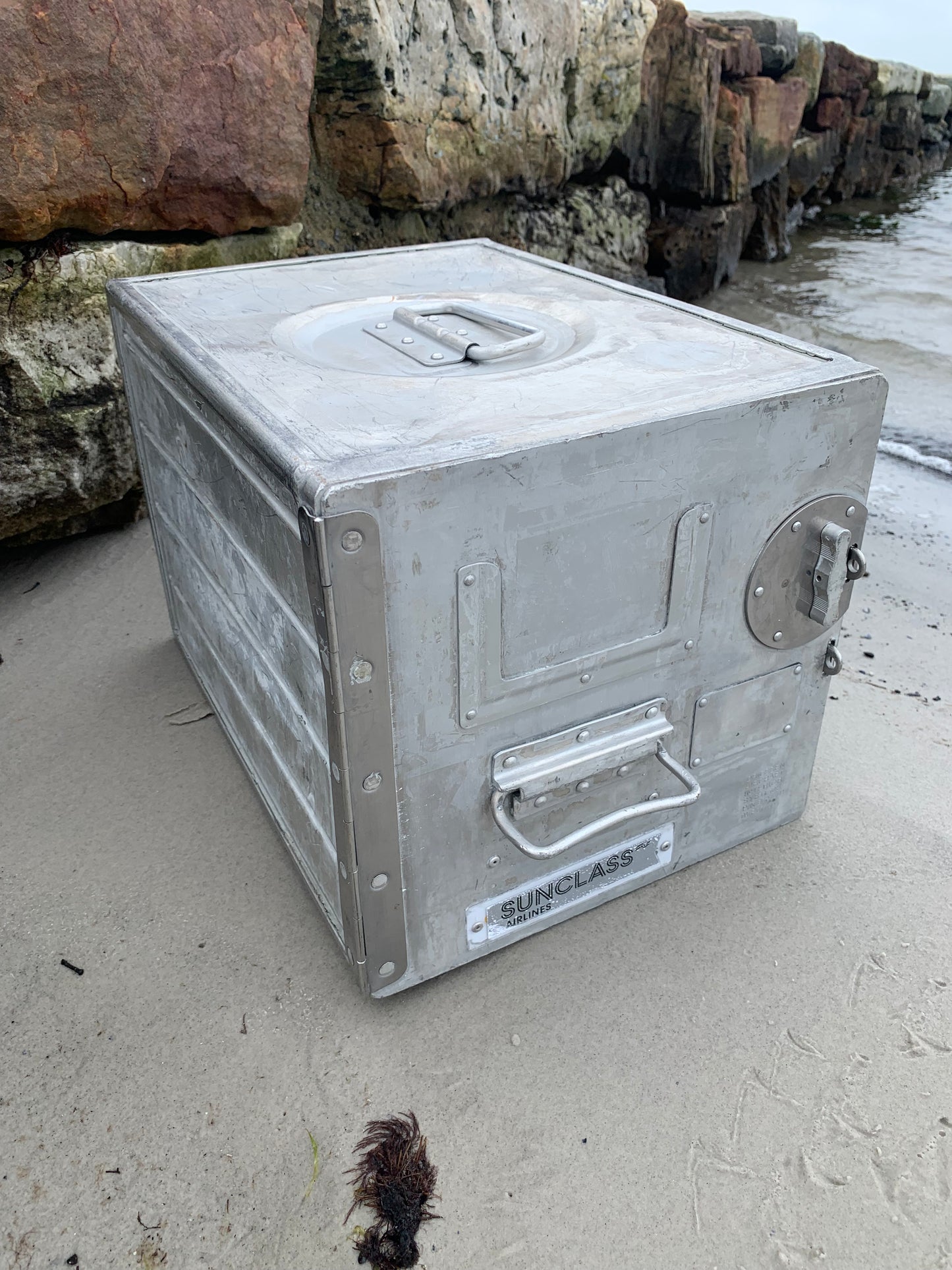 Kabinenschrank aus Flugzeugen