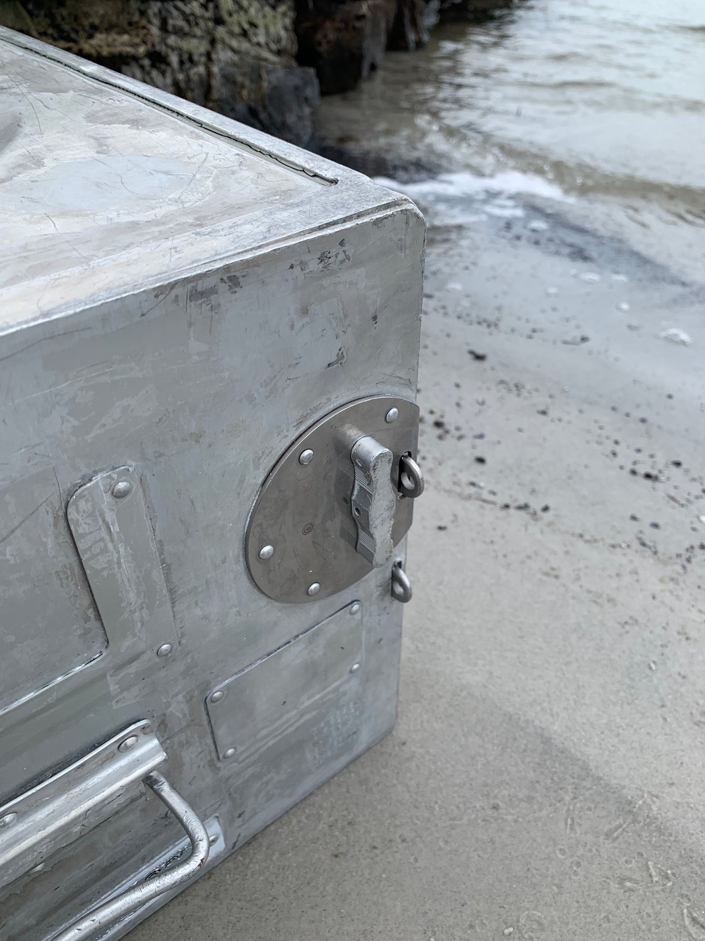 Kabinenschrank aus Flugzeugen