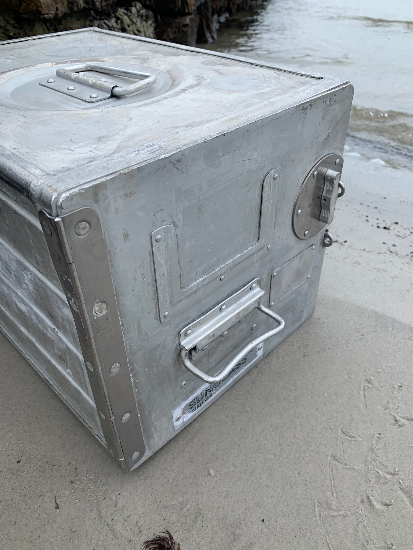 Kabinenschrank aus Flugzeugen