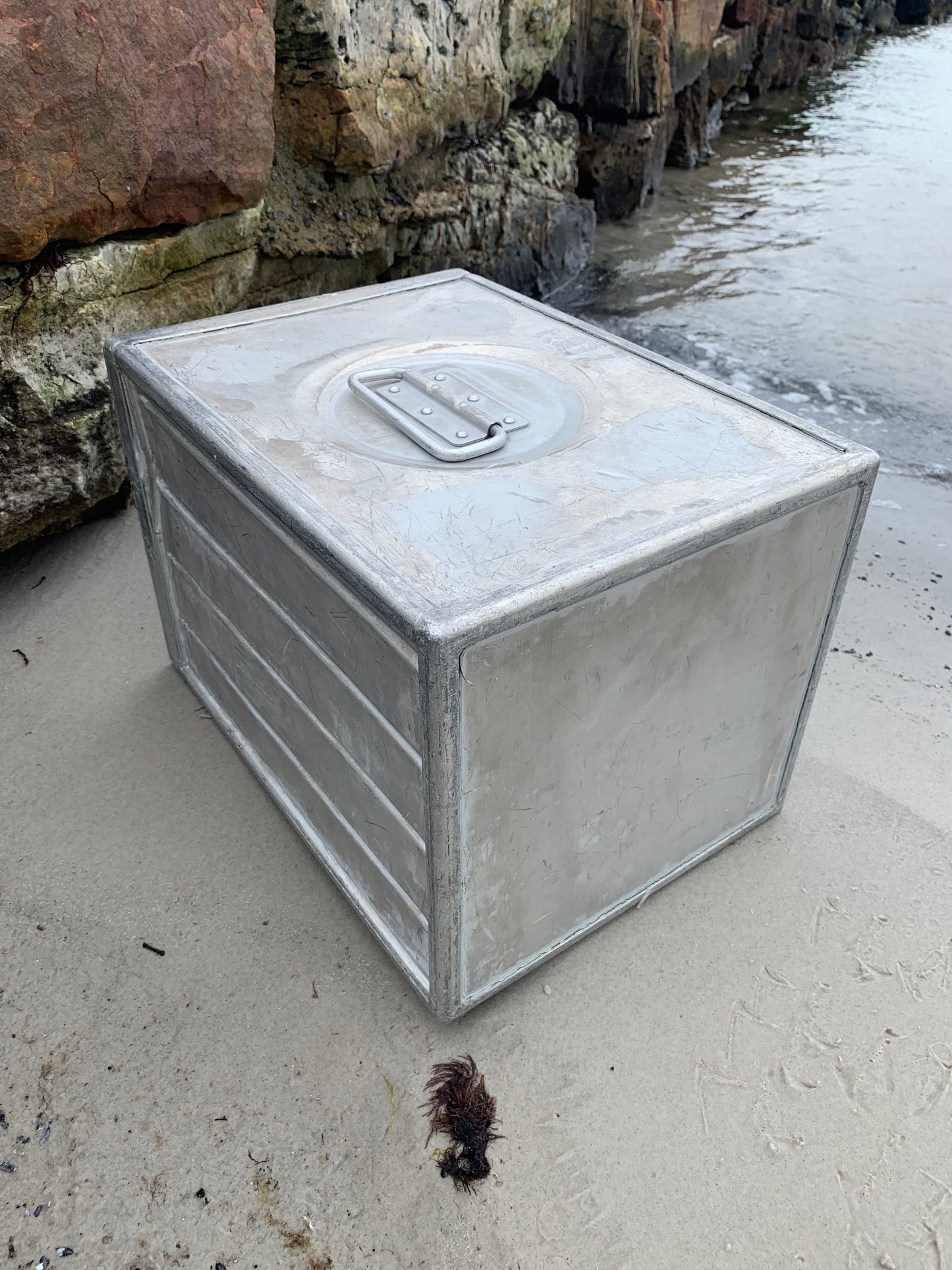 Kabinenschrank aus Flugzeugen