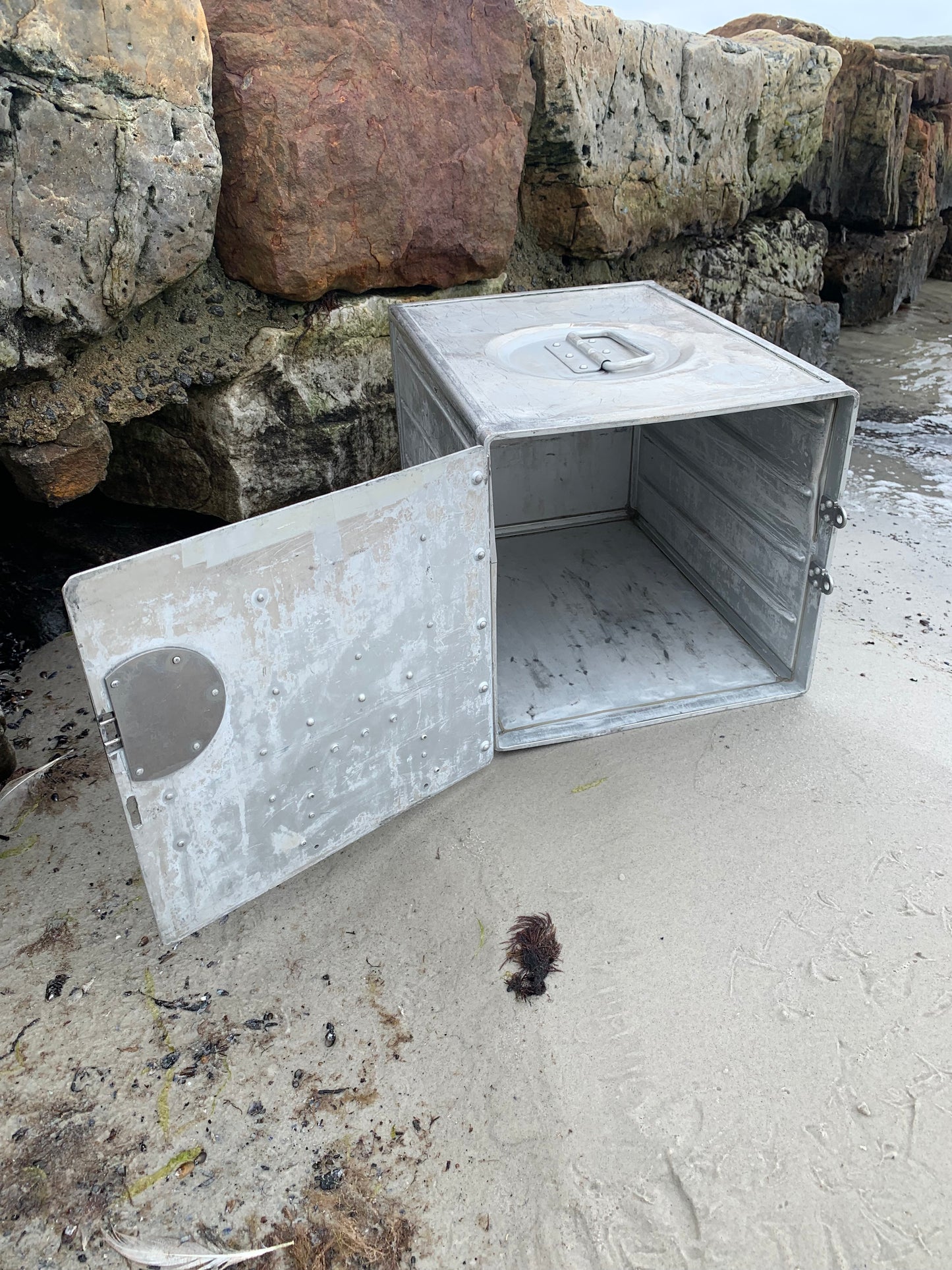 Kabinenschrank aus Flugzeugen