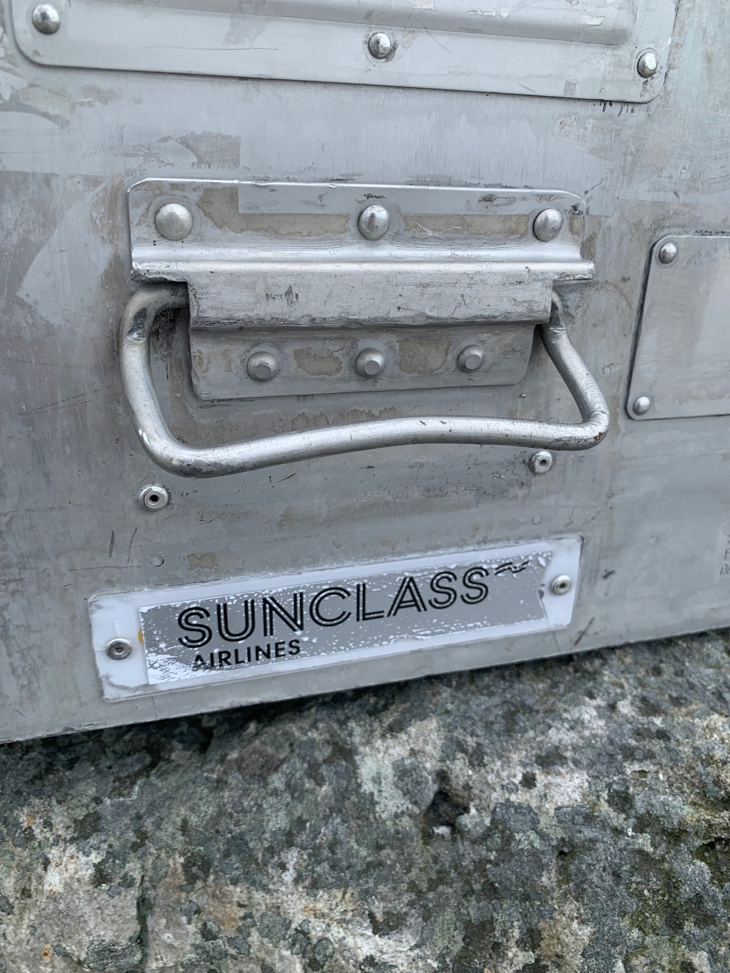 Kabinenschrank aus Flugzeugen