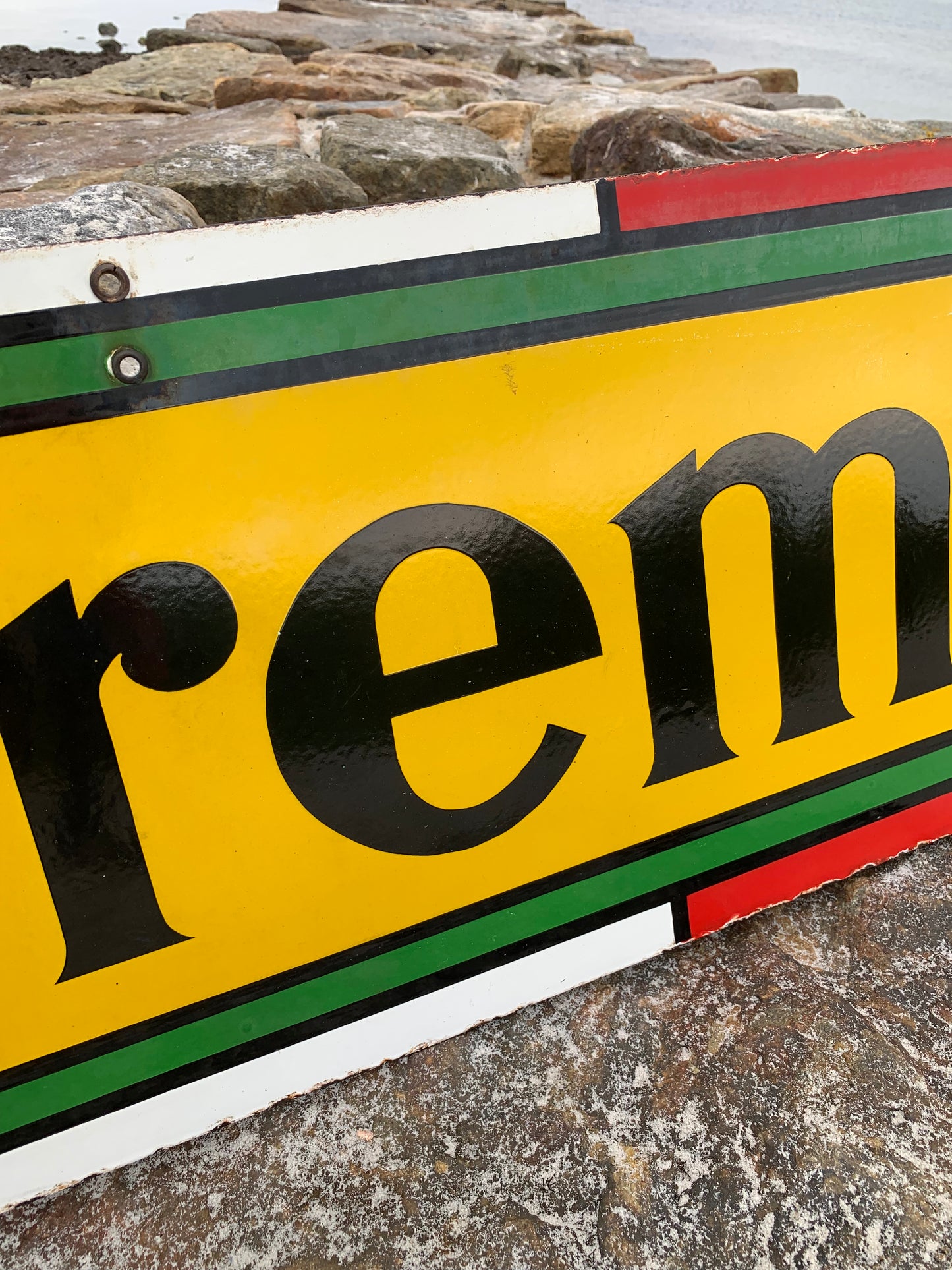 Großes doppelseitiges Premier Ice-Emailleschild