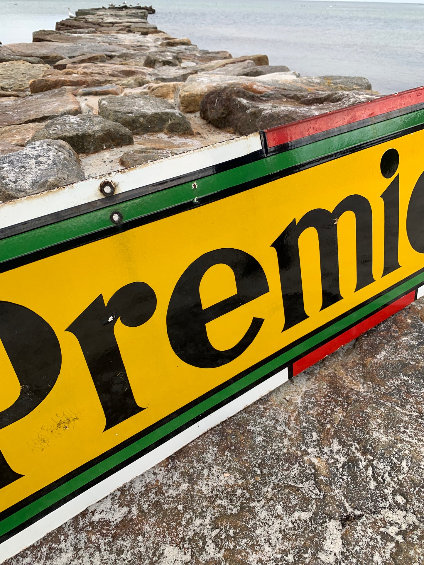 Großes doppelseitiges Premier Ice-Emailleschild