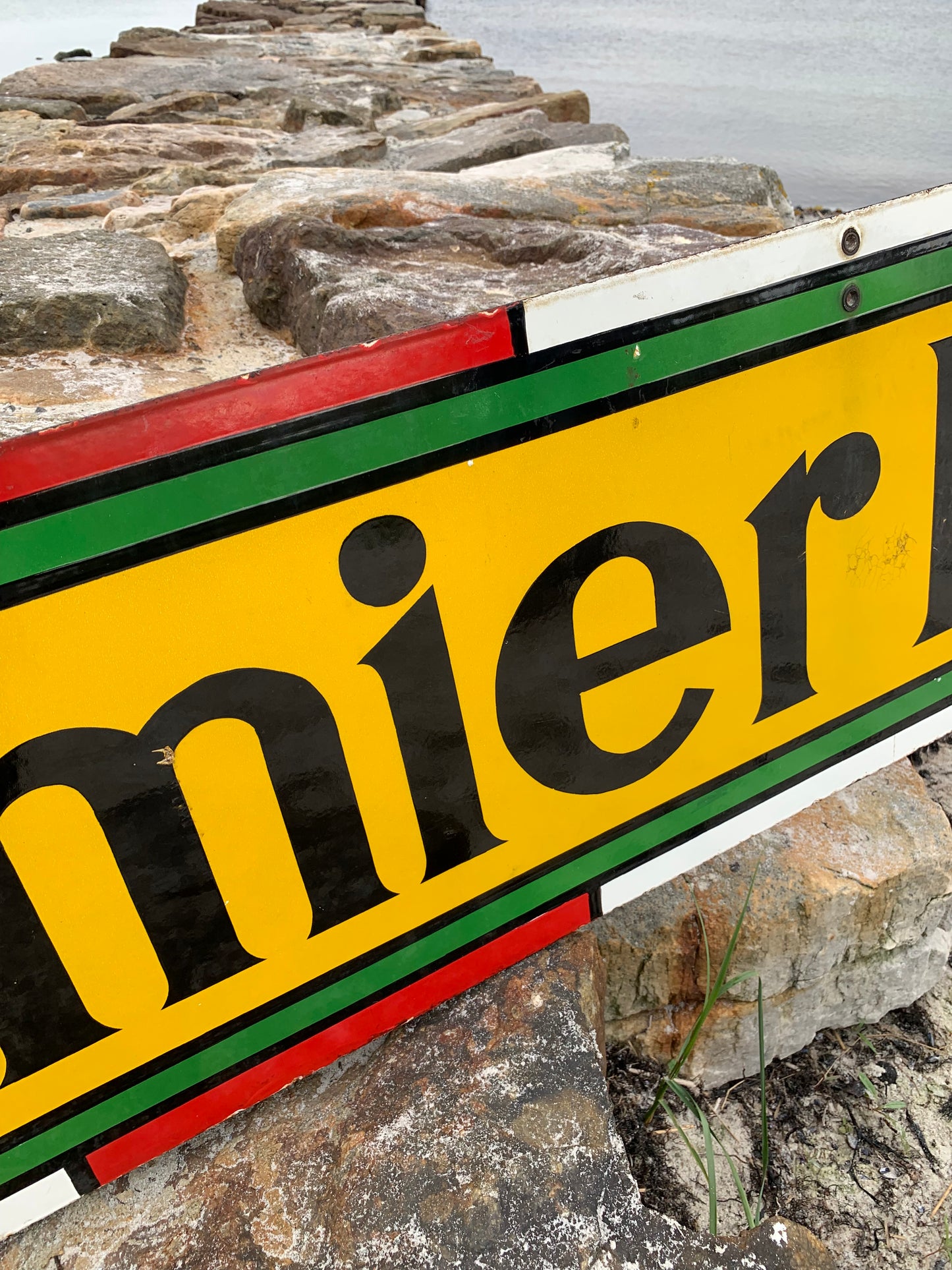 Großes doppelseitiges Premier Ice-Emailleschild