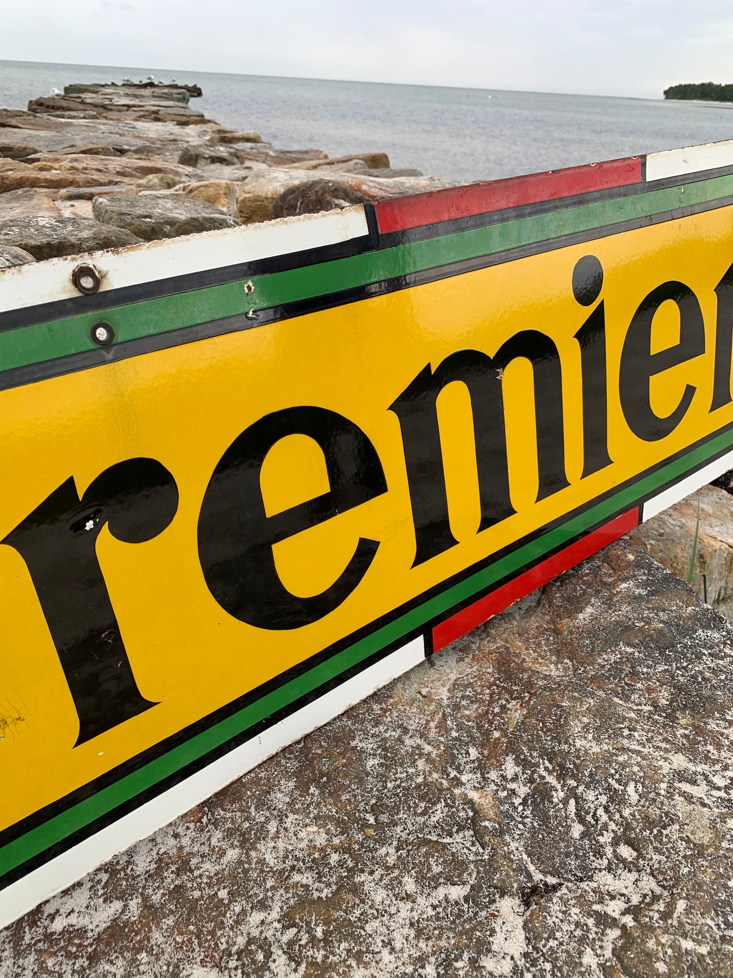 Großes doppelseitiges Premier Ice-Emailleschild