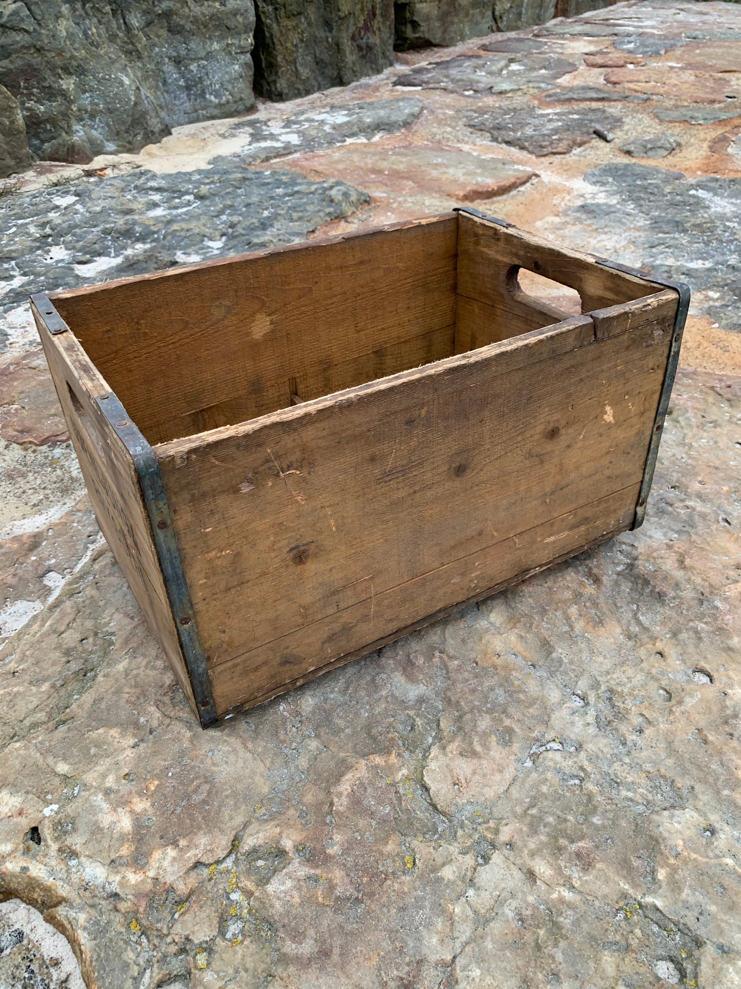 Holzkiste der Brauerei Svenljunga
