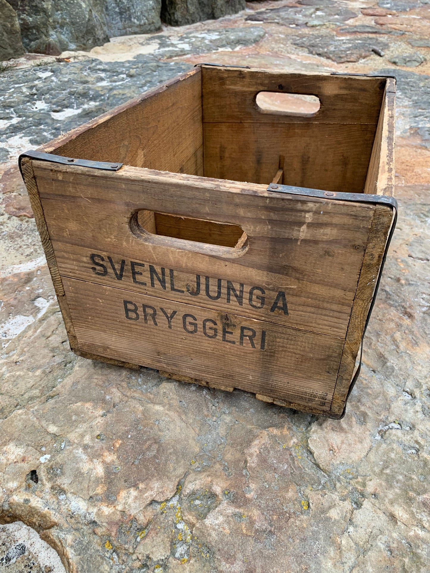 Holzkiste der Brauerei Svenljunga