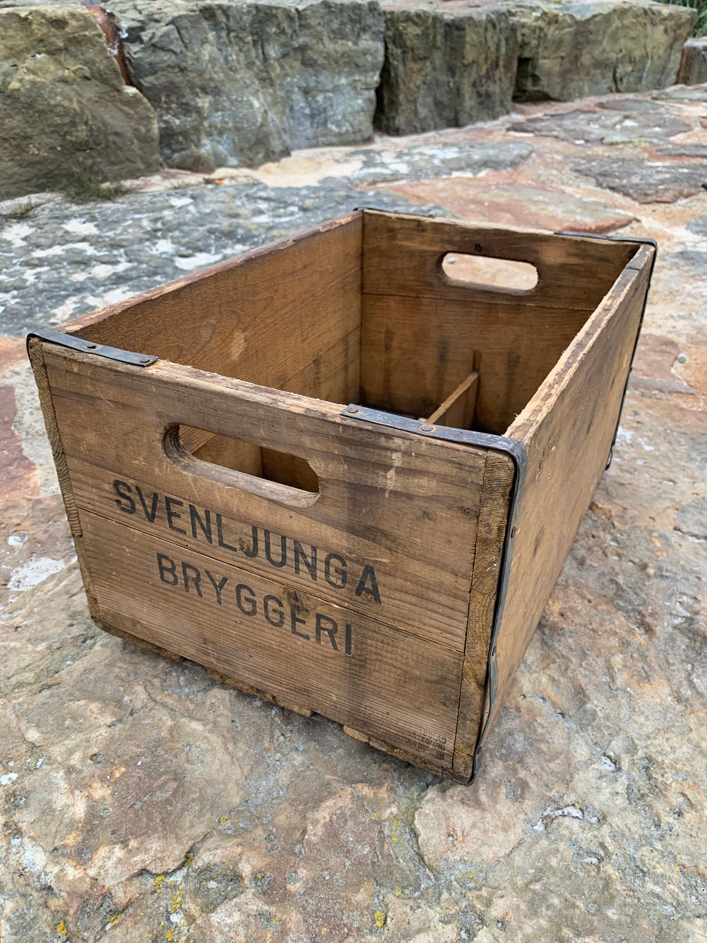 Holzkiste der Brauerei Svenljunga